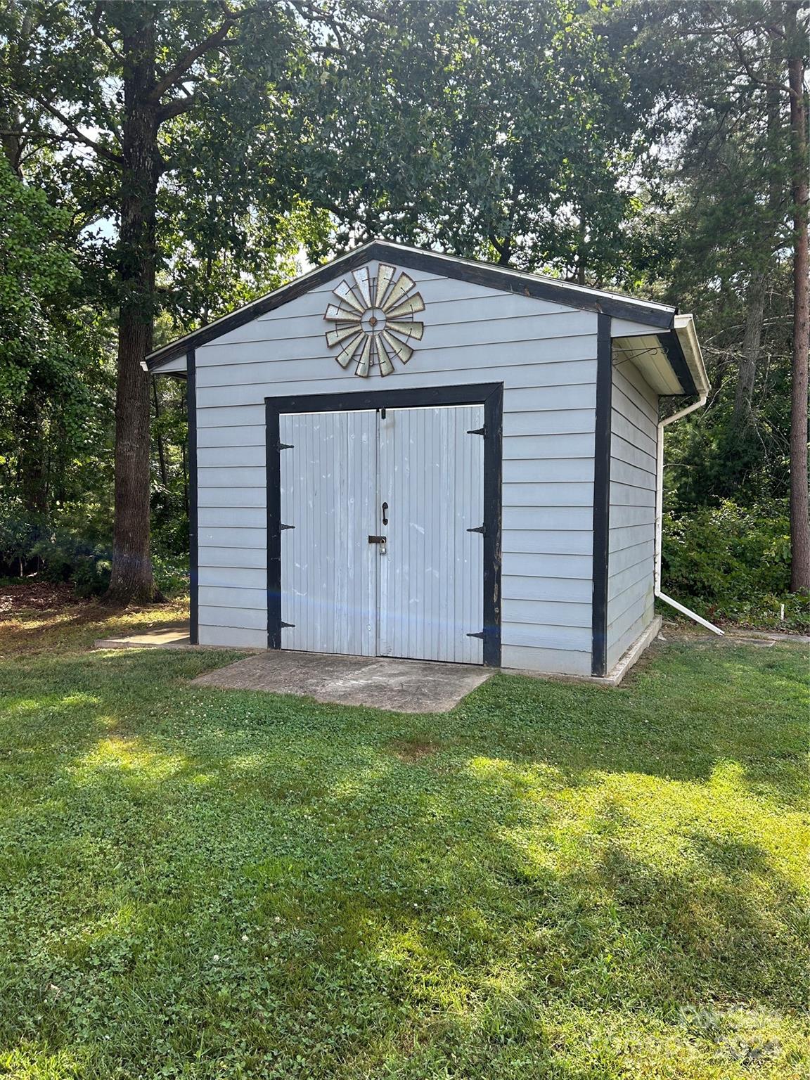 4821 Glen Hollow Lane NE