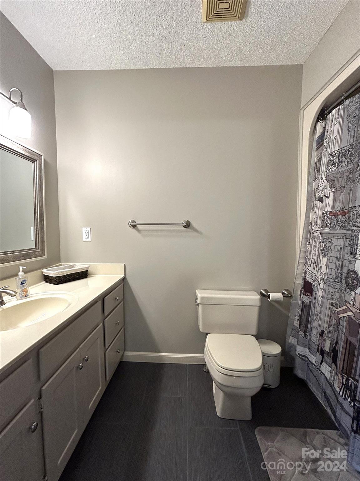 4821 Glen Hollow Lane NE