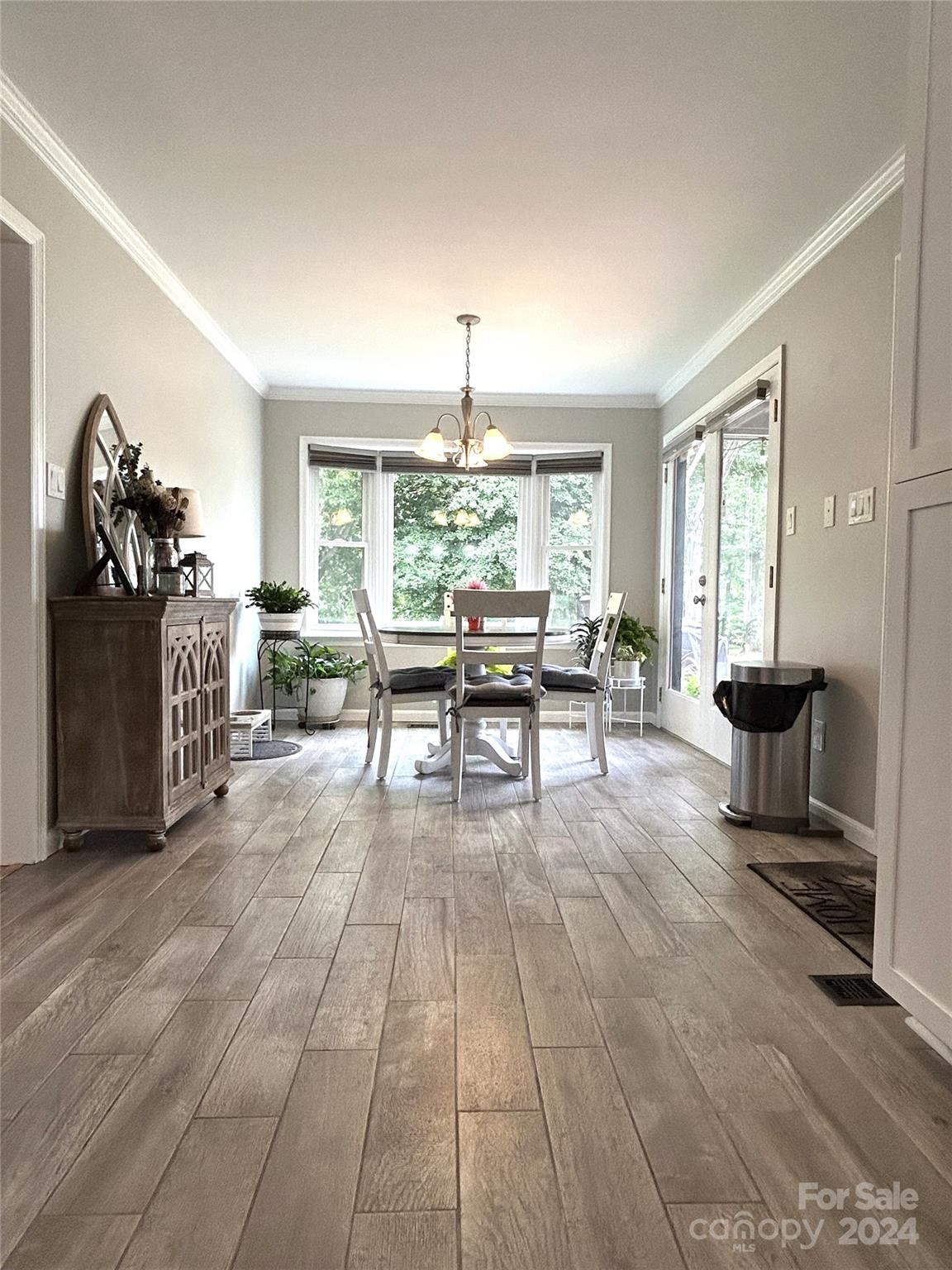 4821 Glen Hollow Lane NE