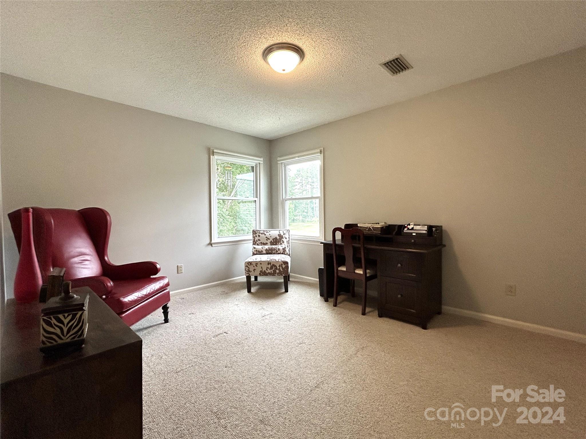 4821 Glen Hollow Lane NE