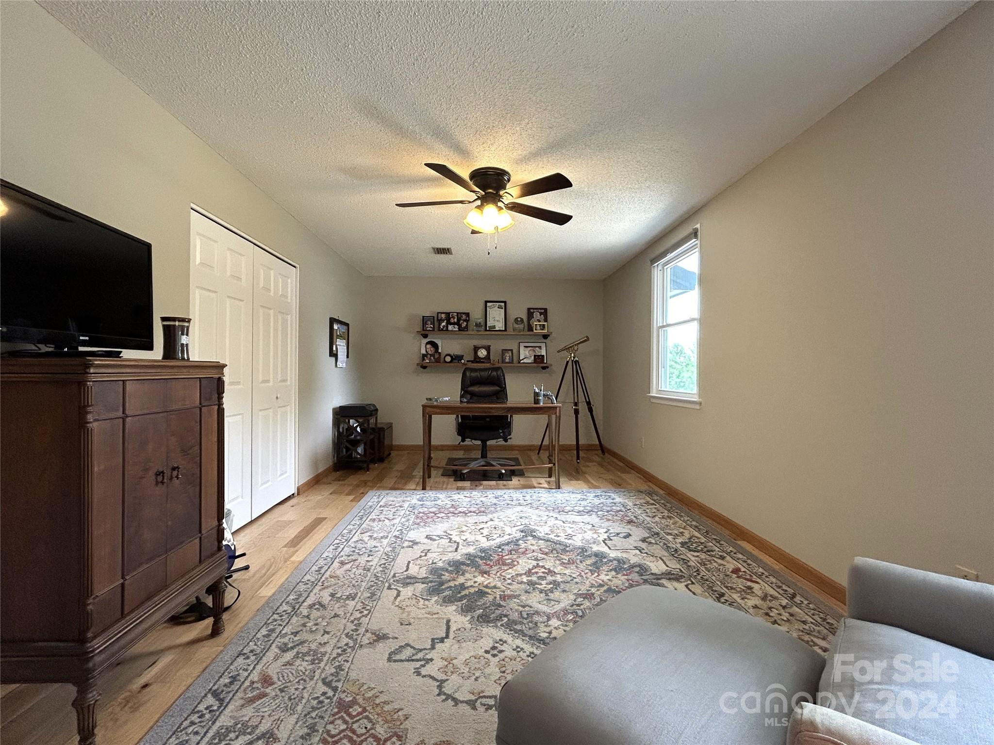 4821 Glen Hollow Lane NE