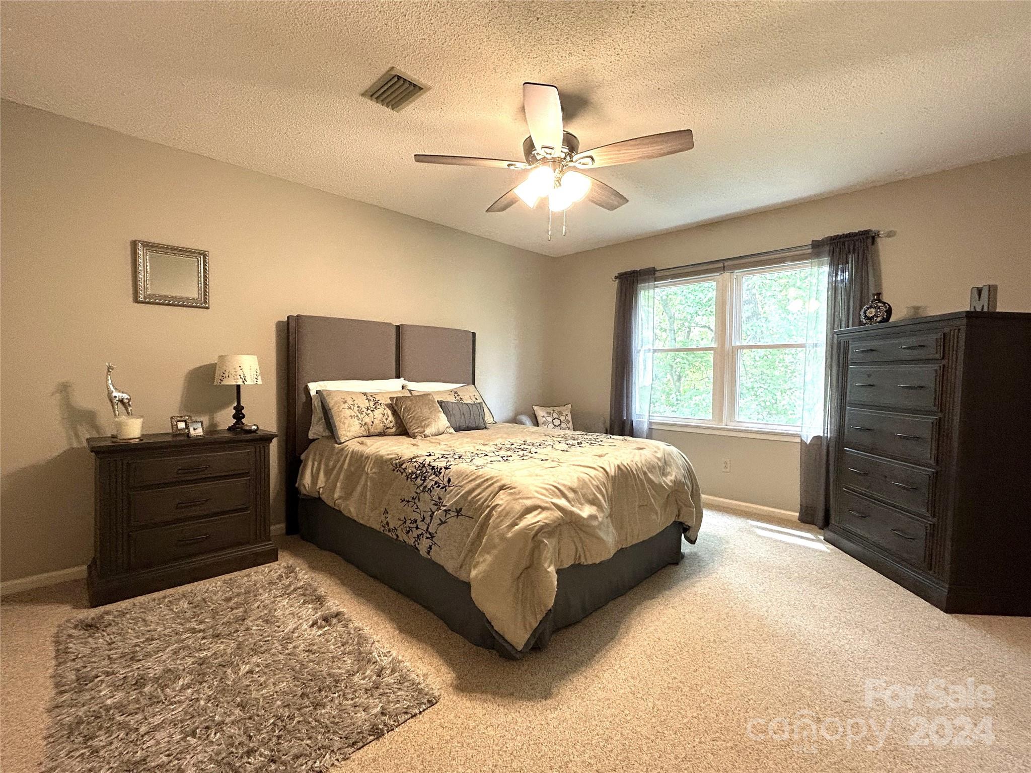 4821 Glen Hollow Lane NE