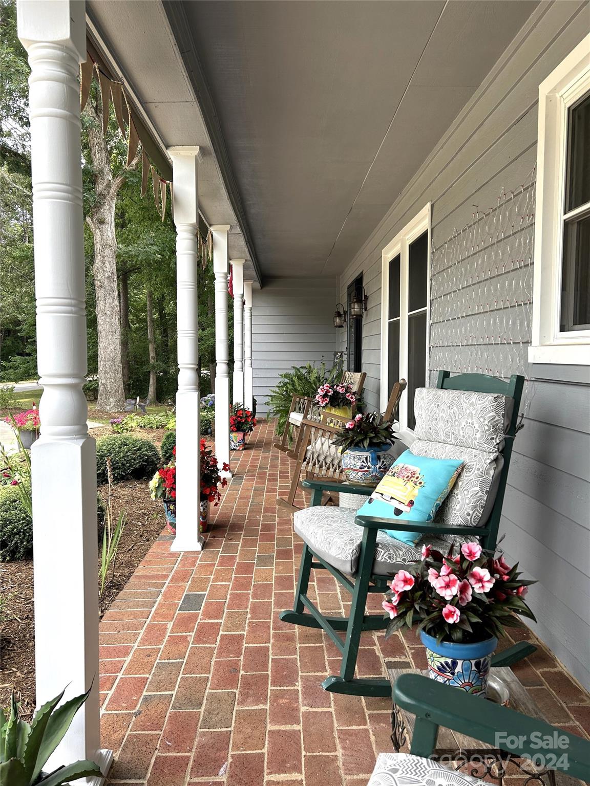 4821 Glen Hollow Lane NE