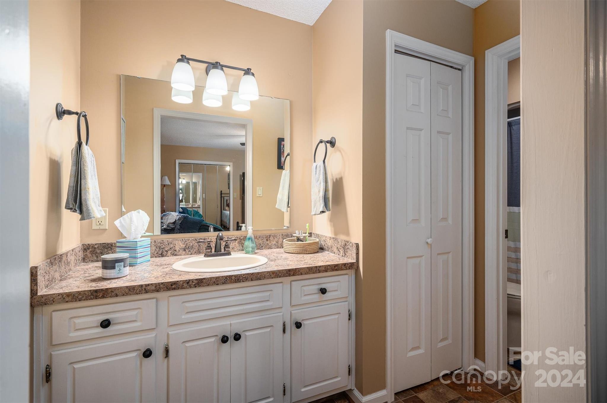 510 6th Street Circle NE