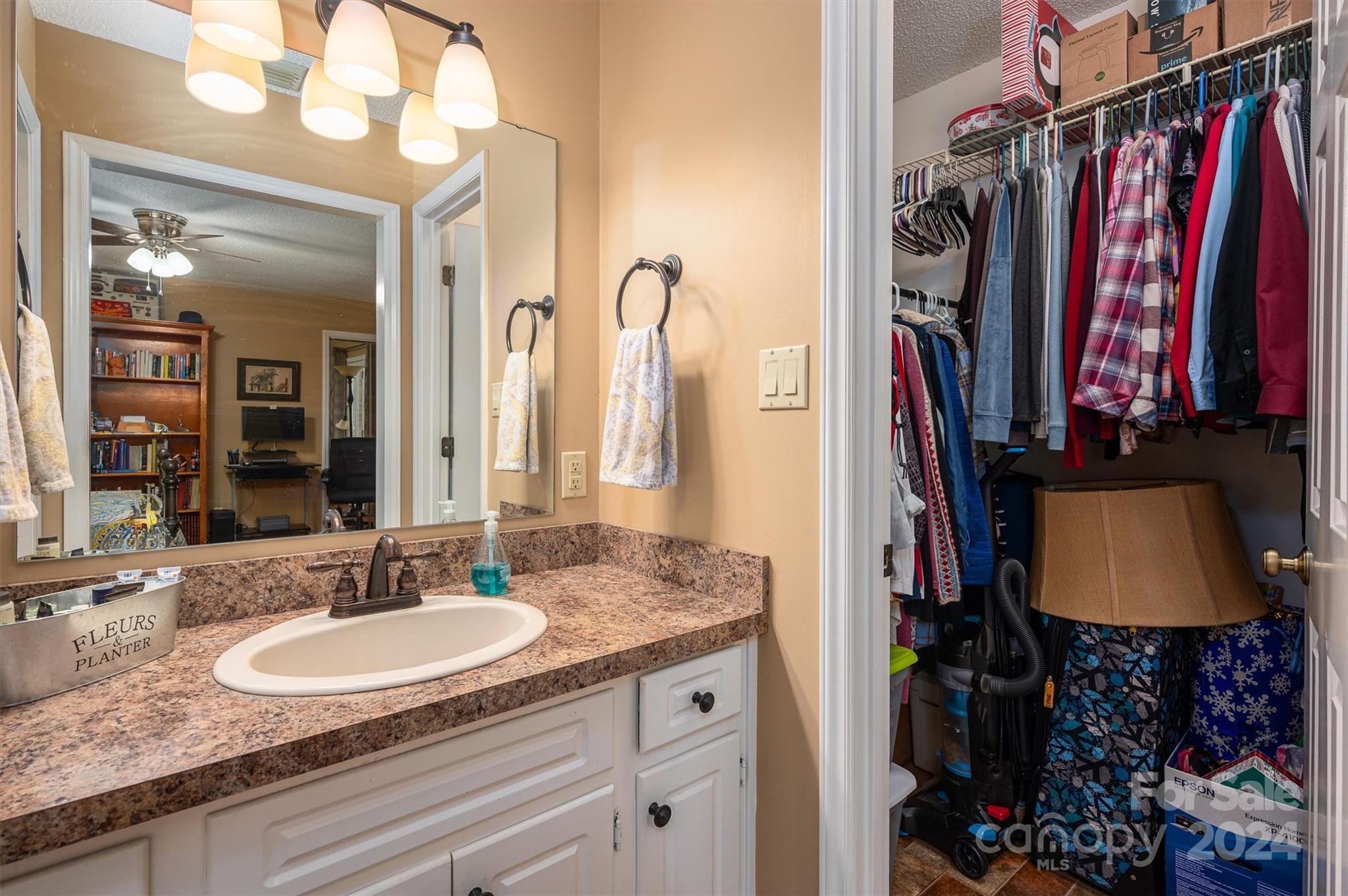 510 6th Street Circle NE
