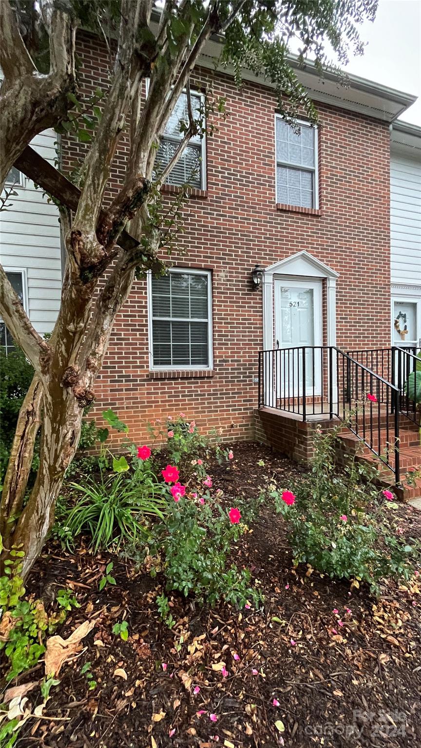 521 N Spring Avenue Unit: #521