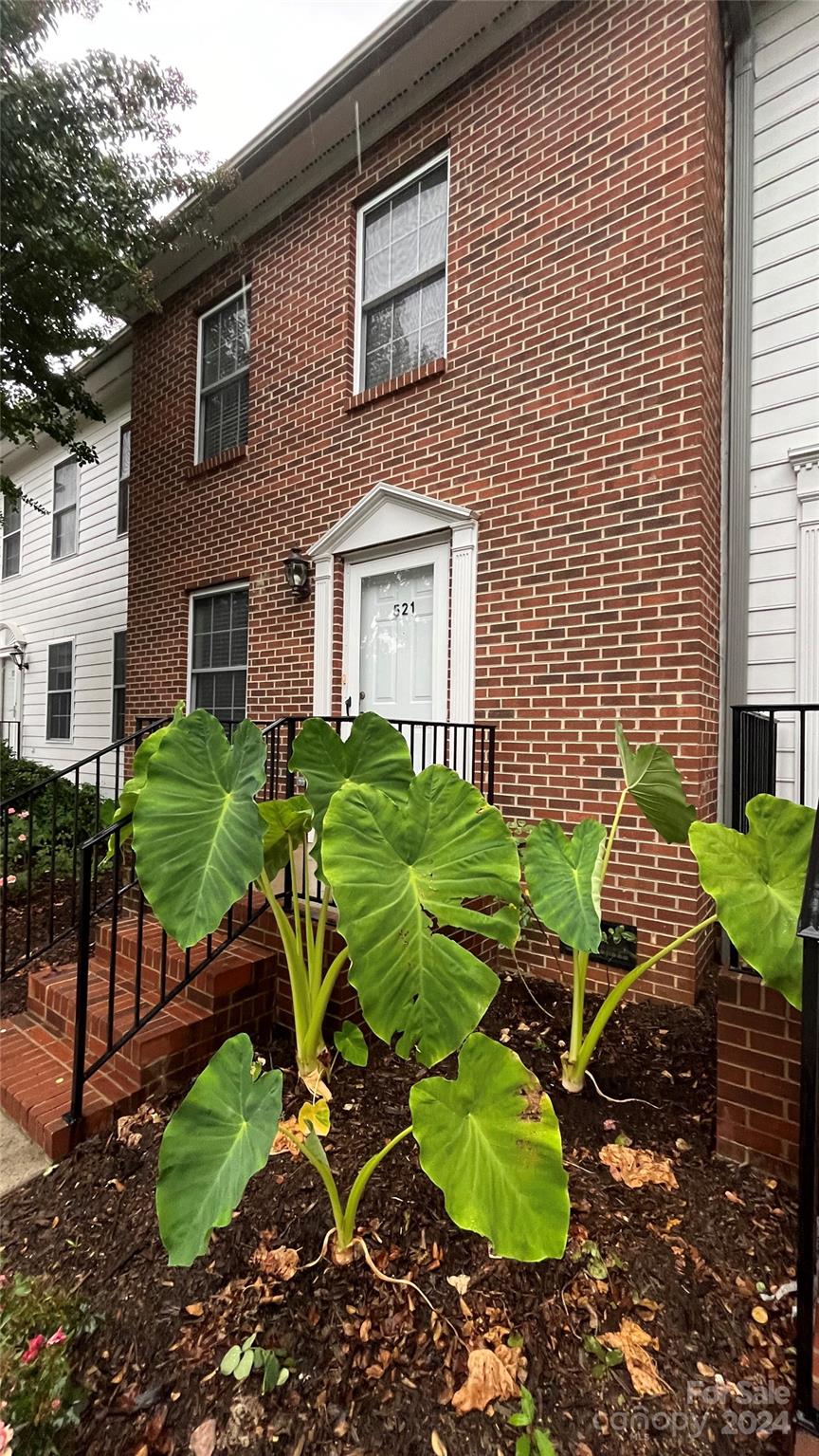 521 N Spring Avenue Unit: #521