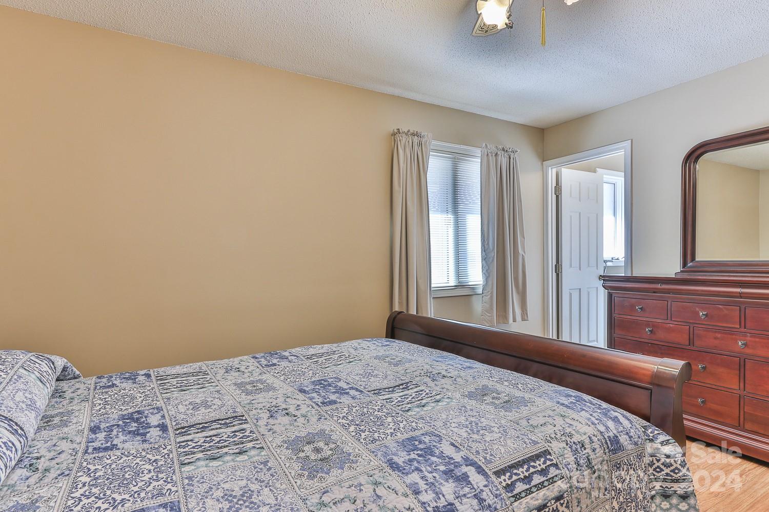 5076 NC Hwy 127 Highway