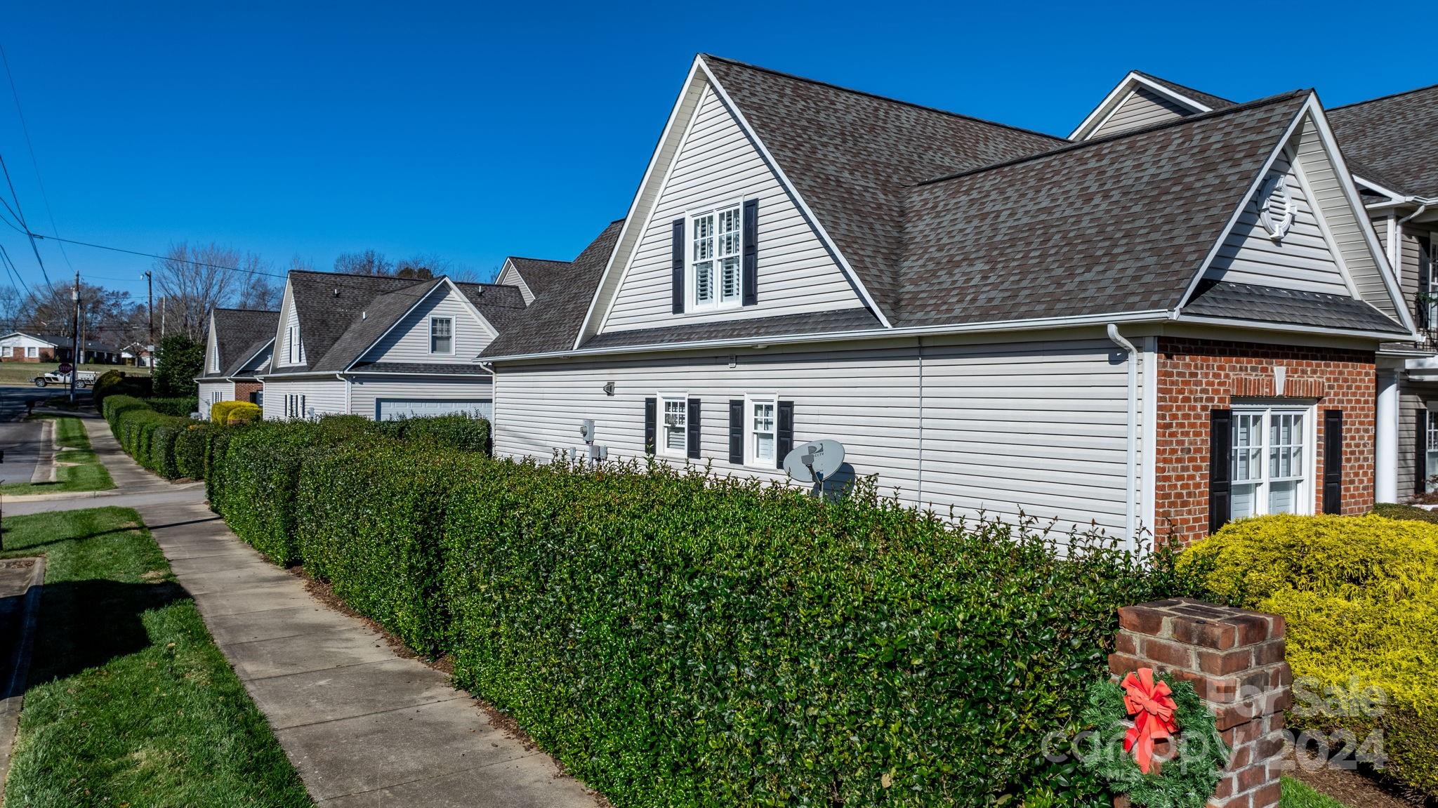 73 40th Ave Drive NE