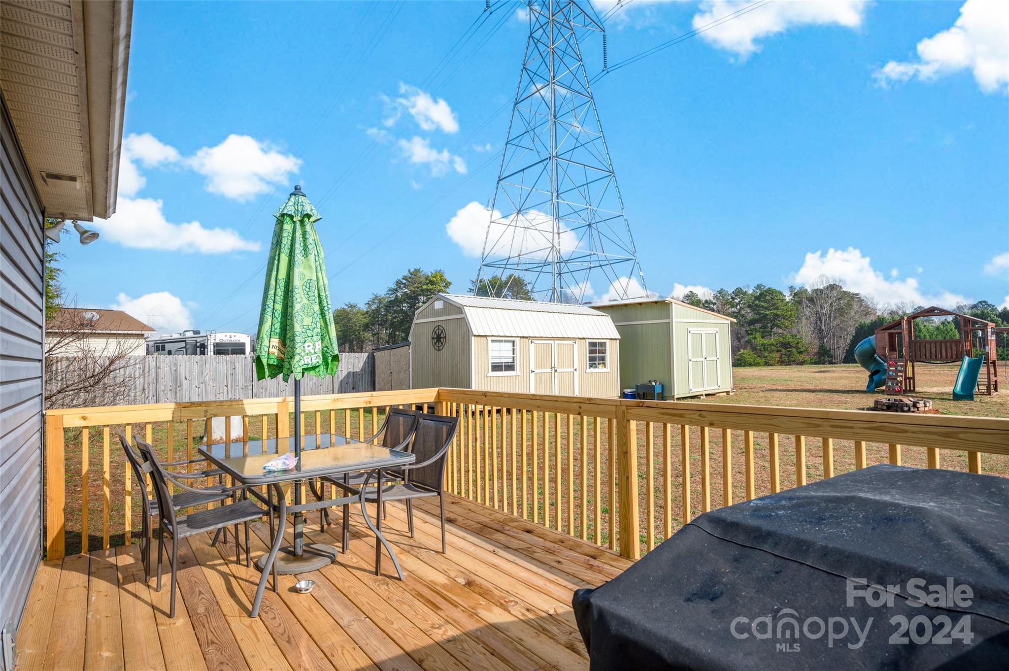 1220 Lynn Lane