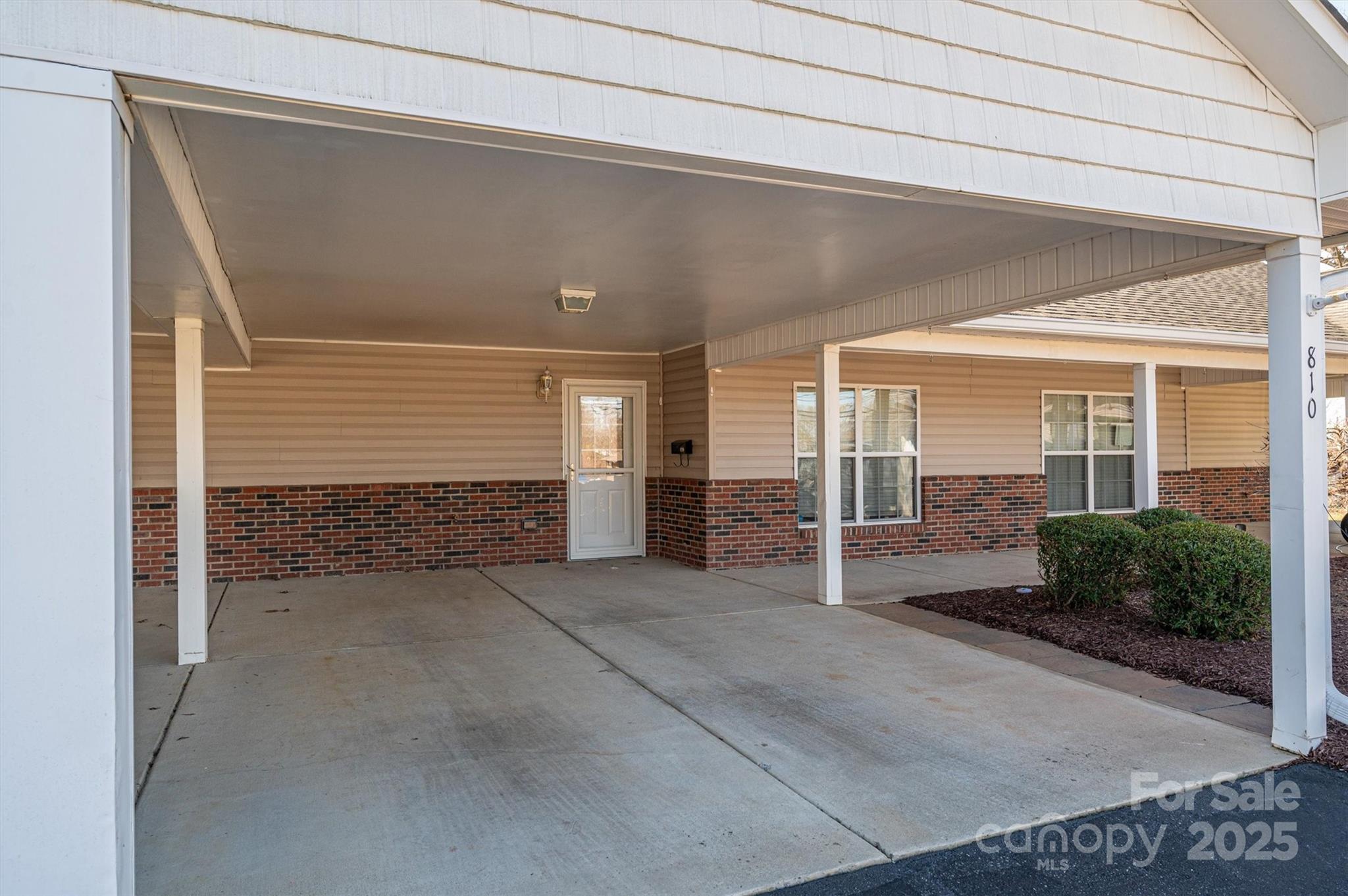810 E Main Street