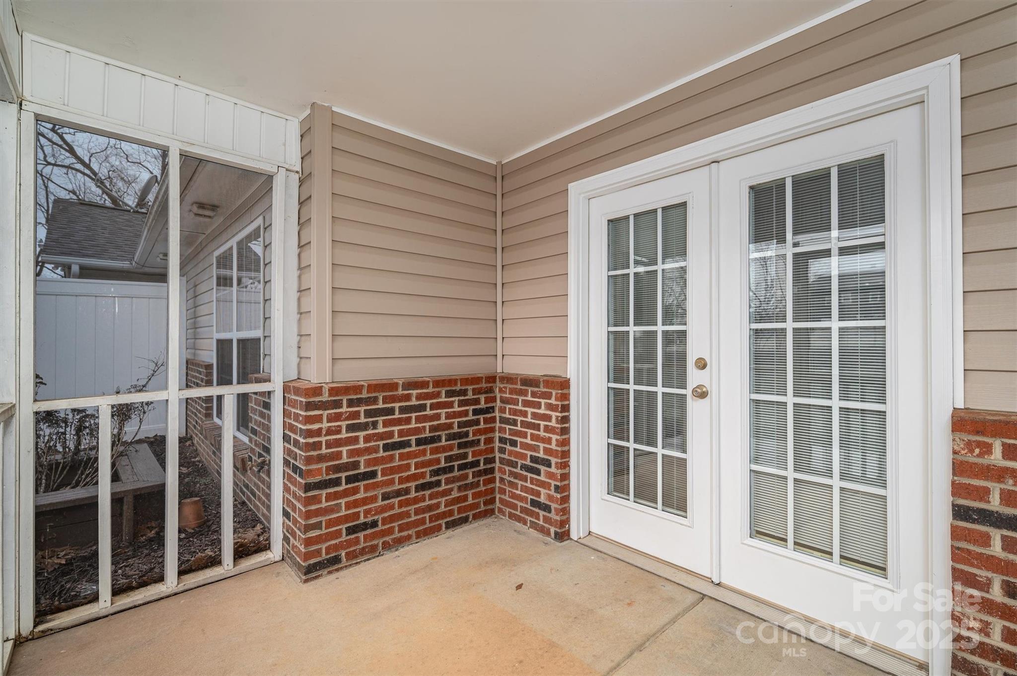 810 E Main Street