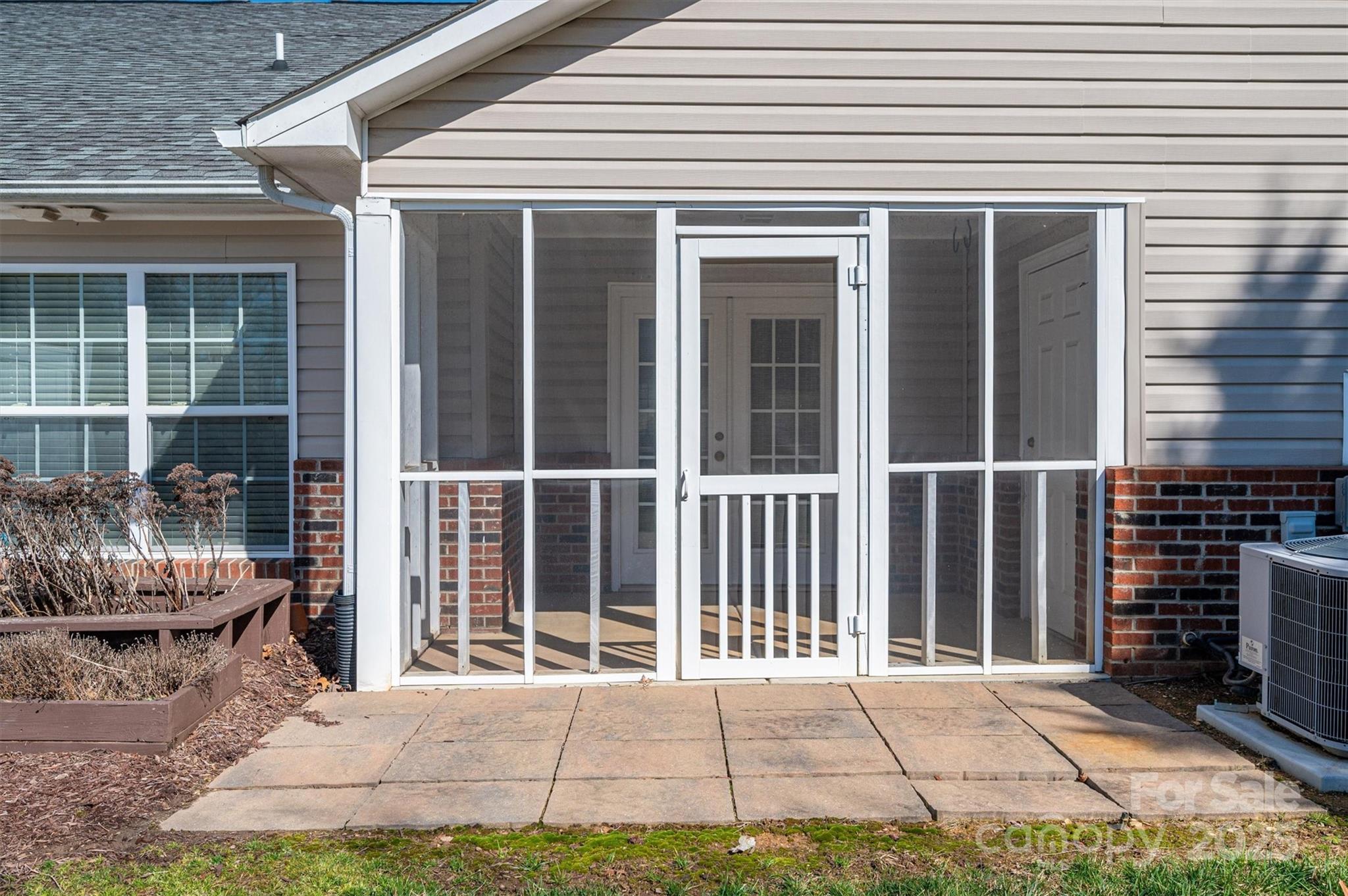 810 E Main Street