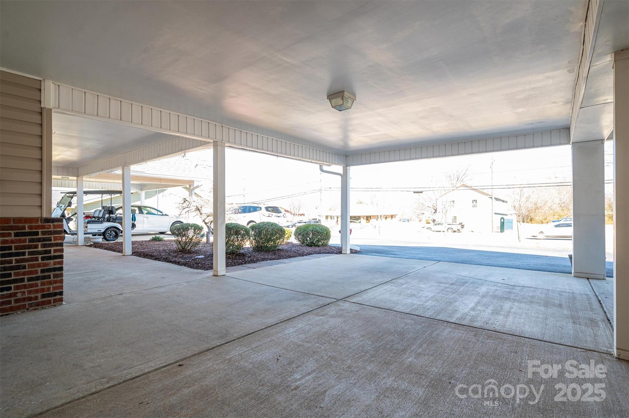 810 E Main Street