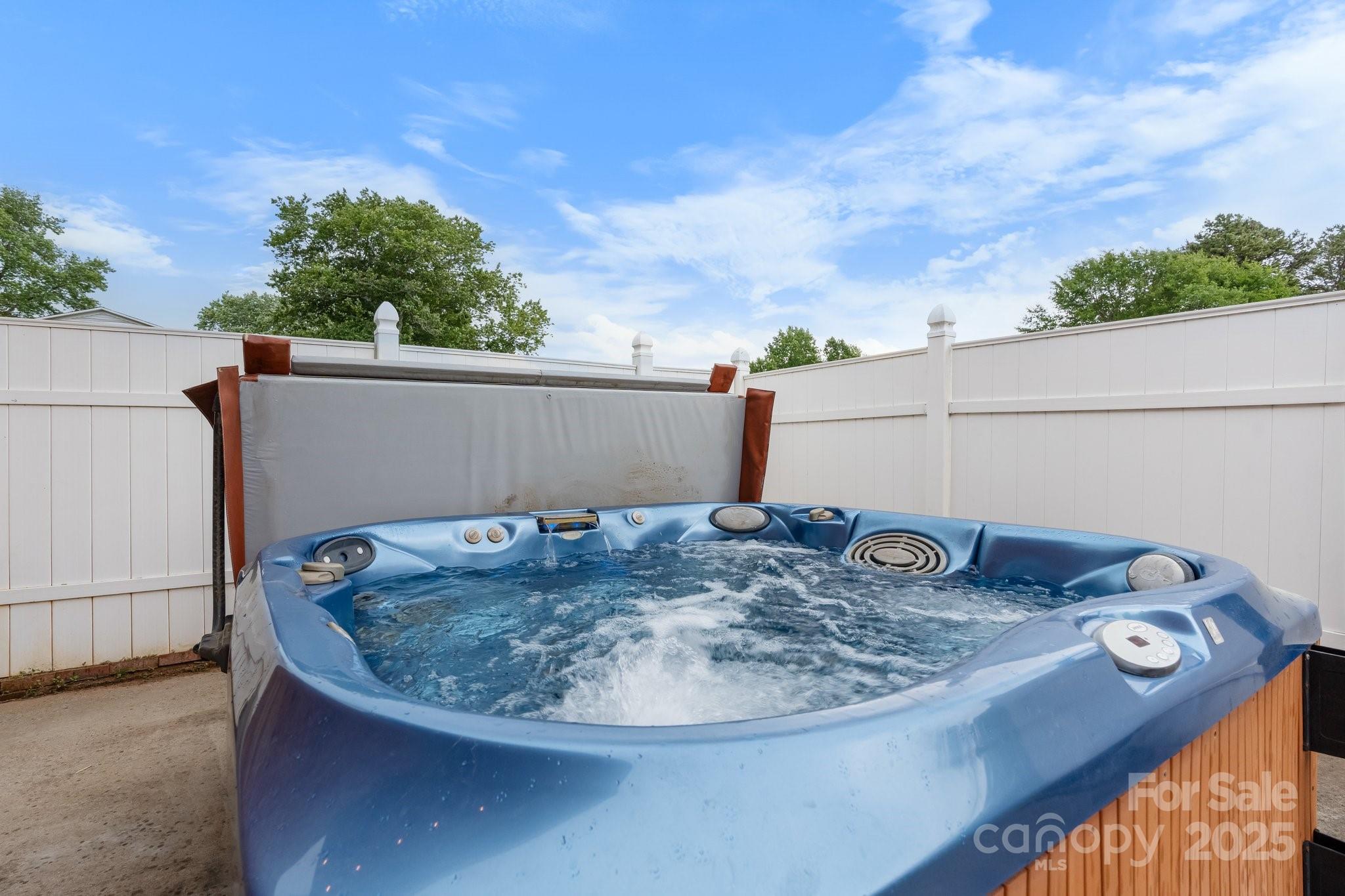 2609 Raintree Street