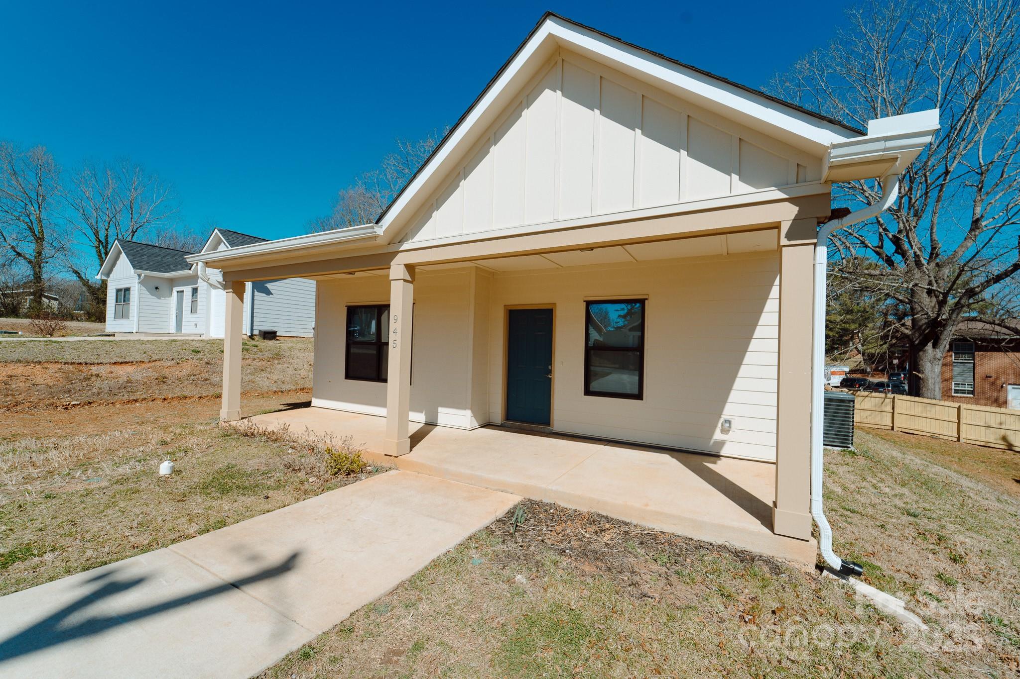 945 3rd Street Place SW