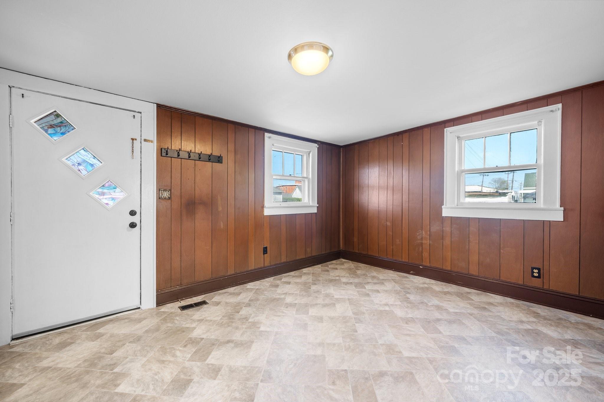 71 14th Street SE