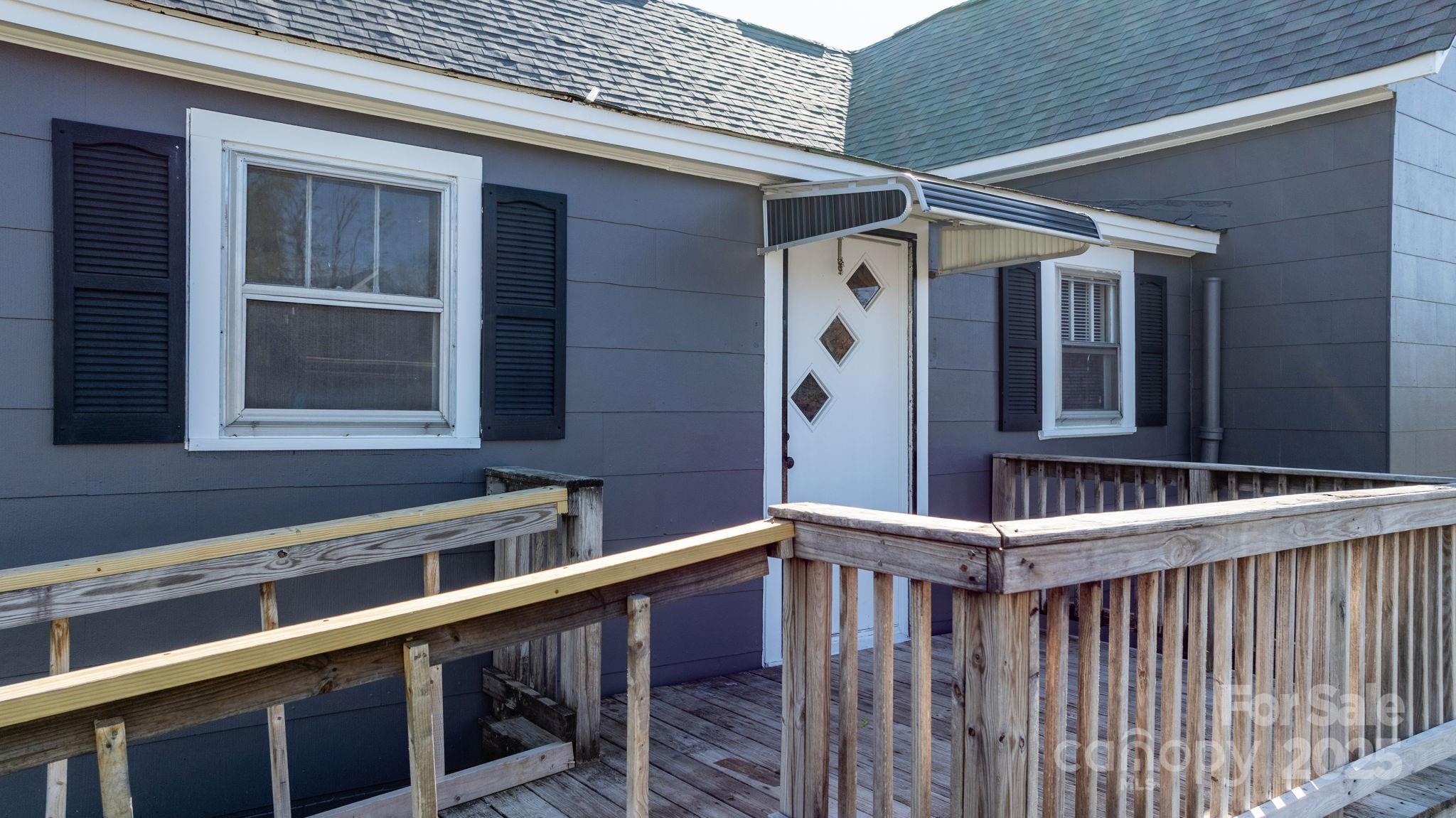 71 14th Street SE