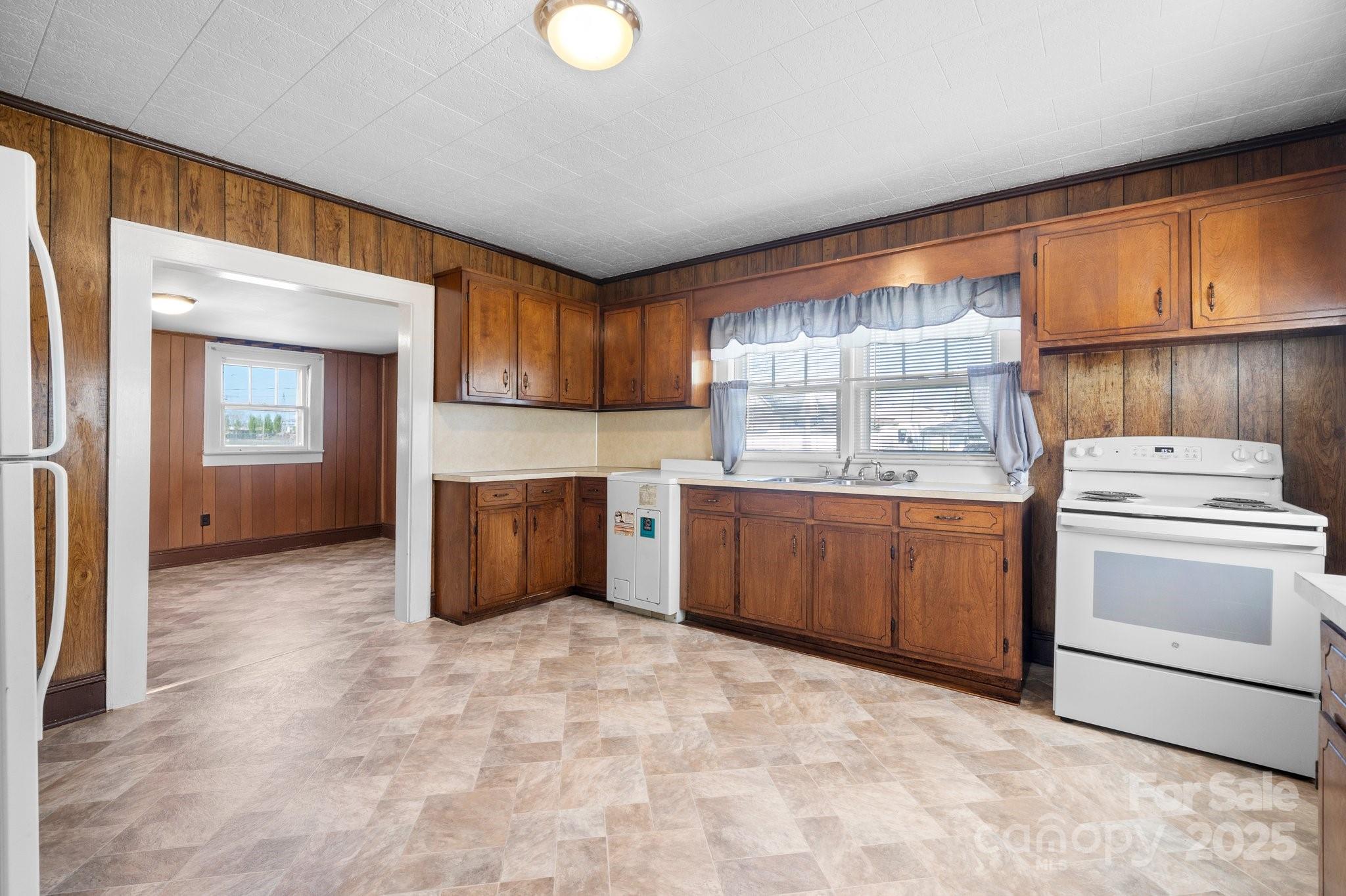 71 14th Street SE