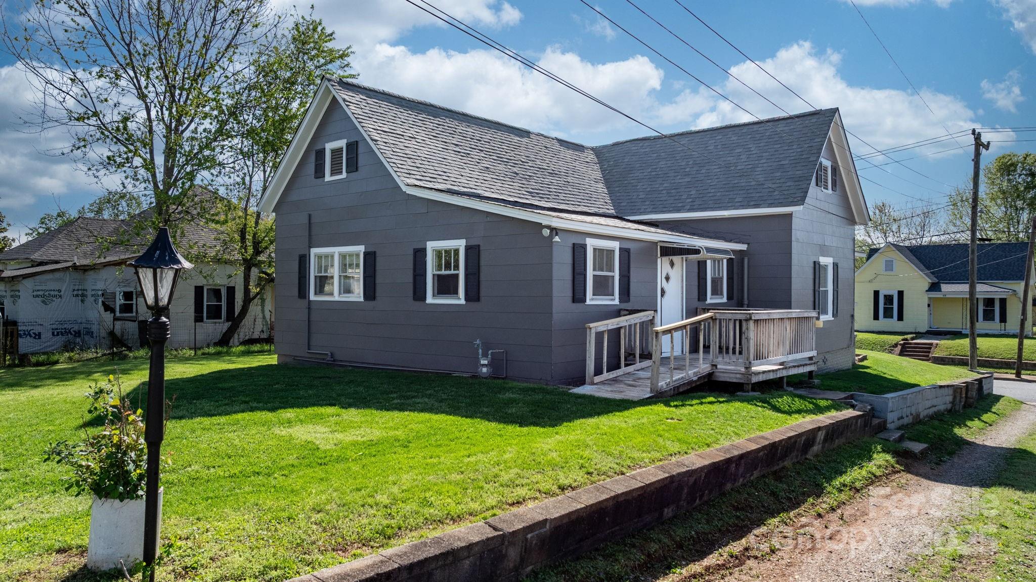 71 14th Street SE