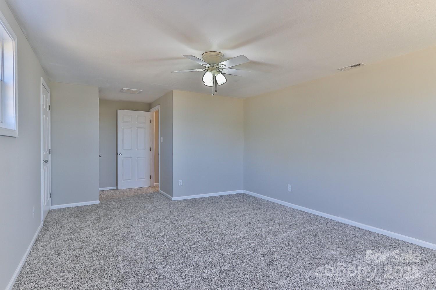 3424 Walker Circle