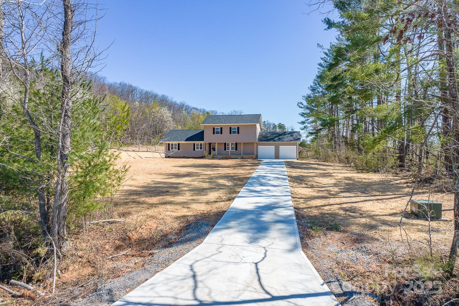 3424 Walker Circle