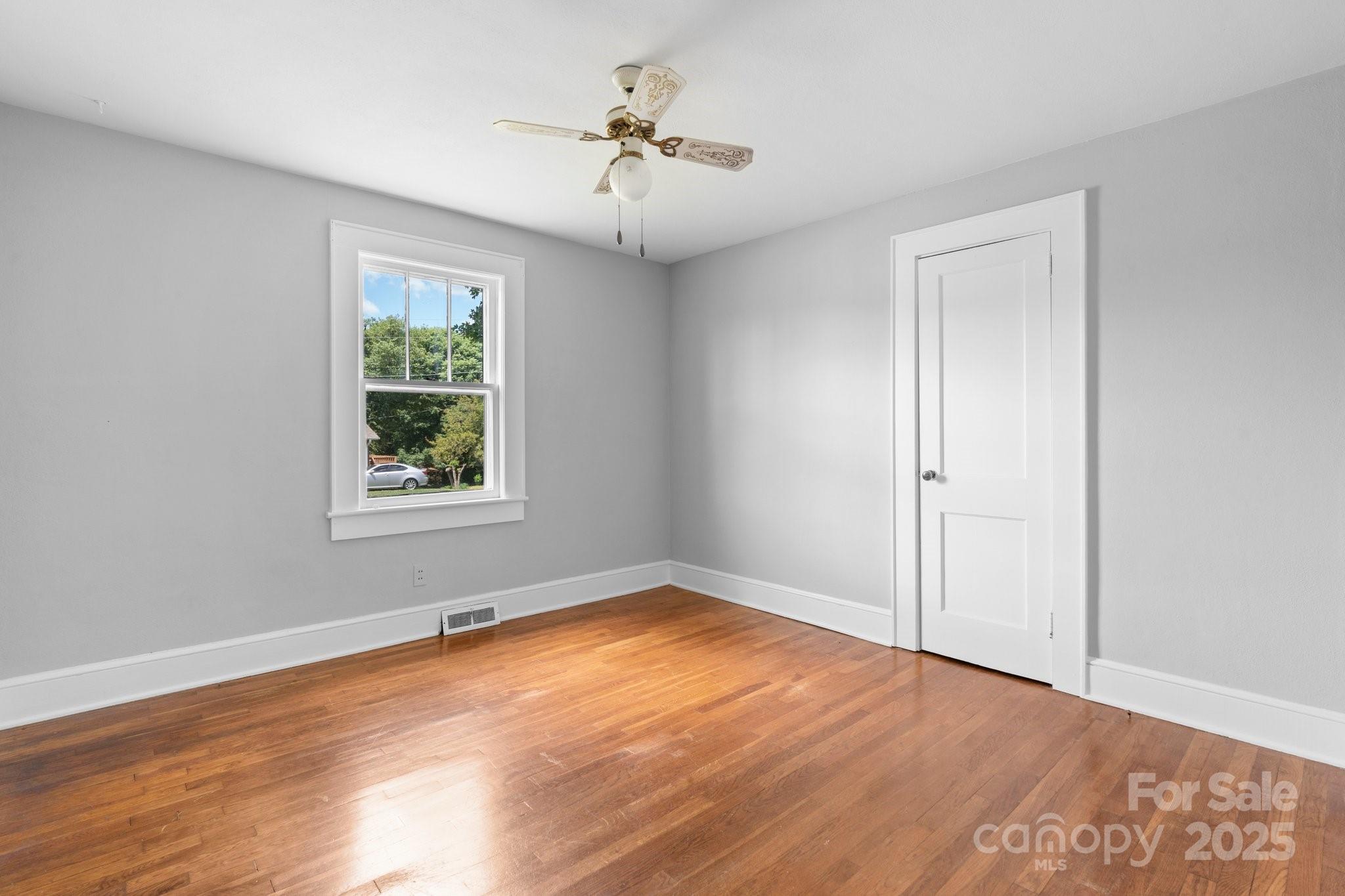 2336 32nd Street NE