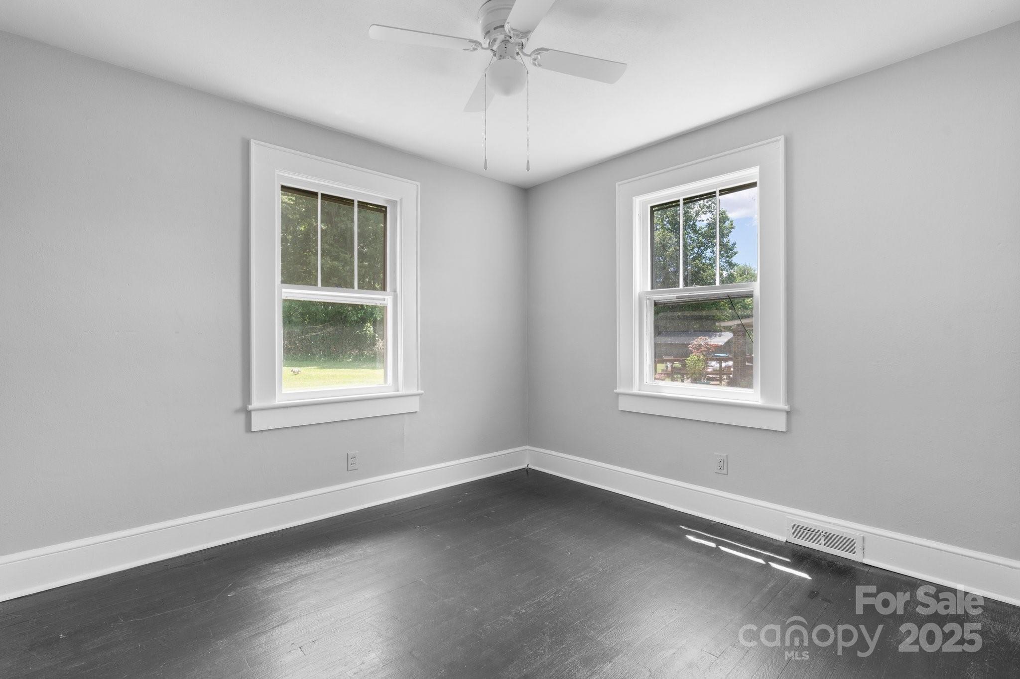 2336 32nd Street NE