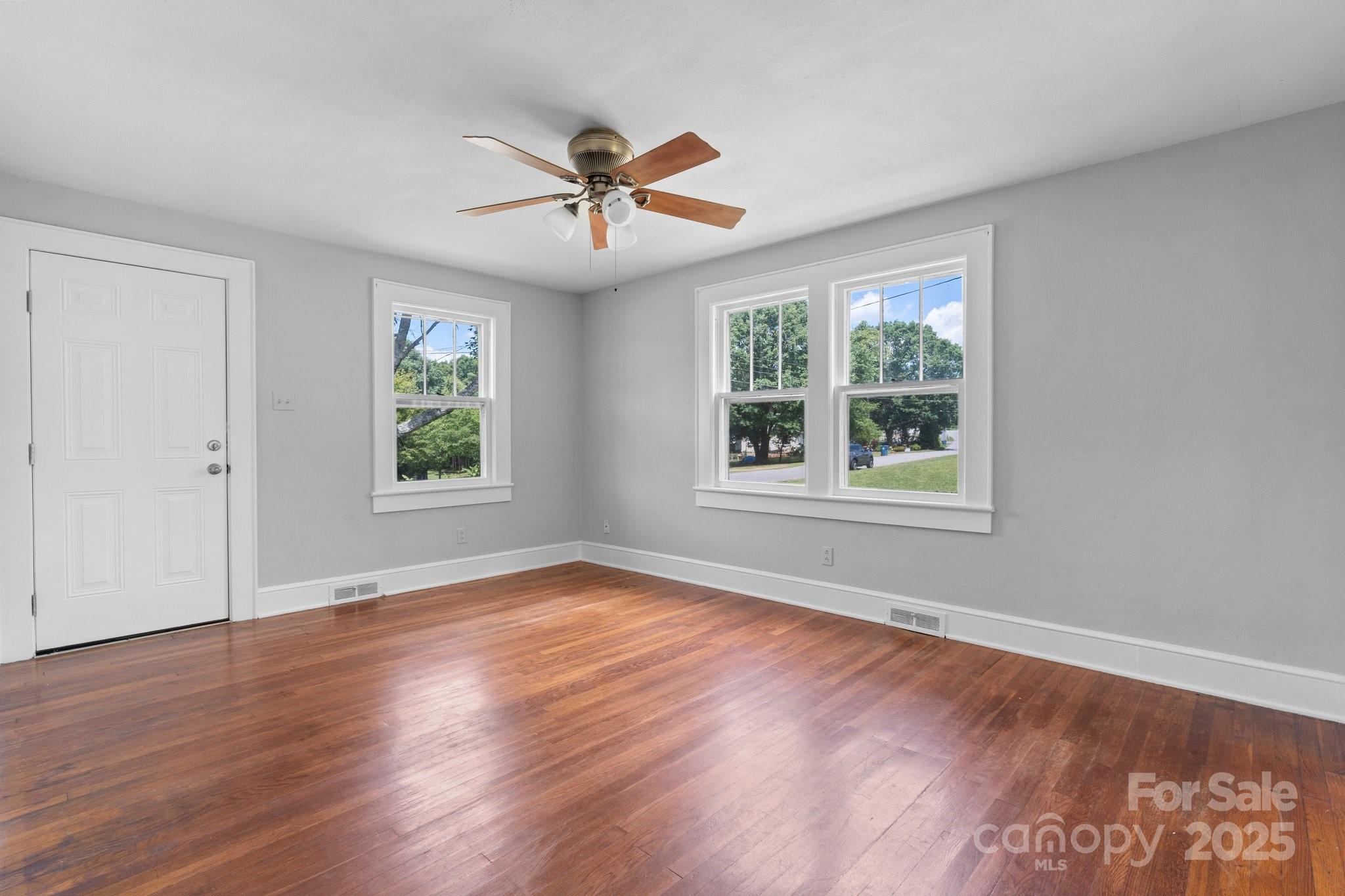 2336 32nd Street NE