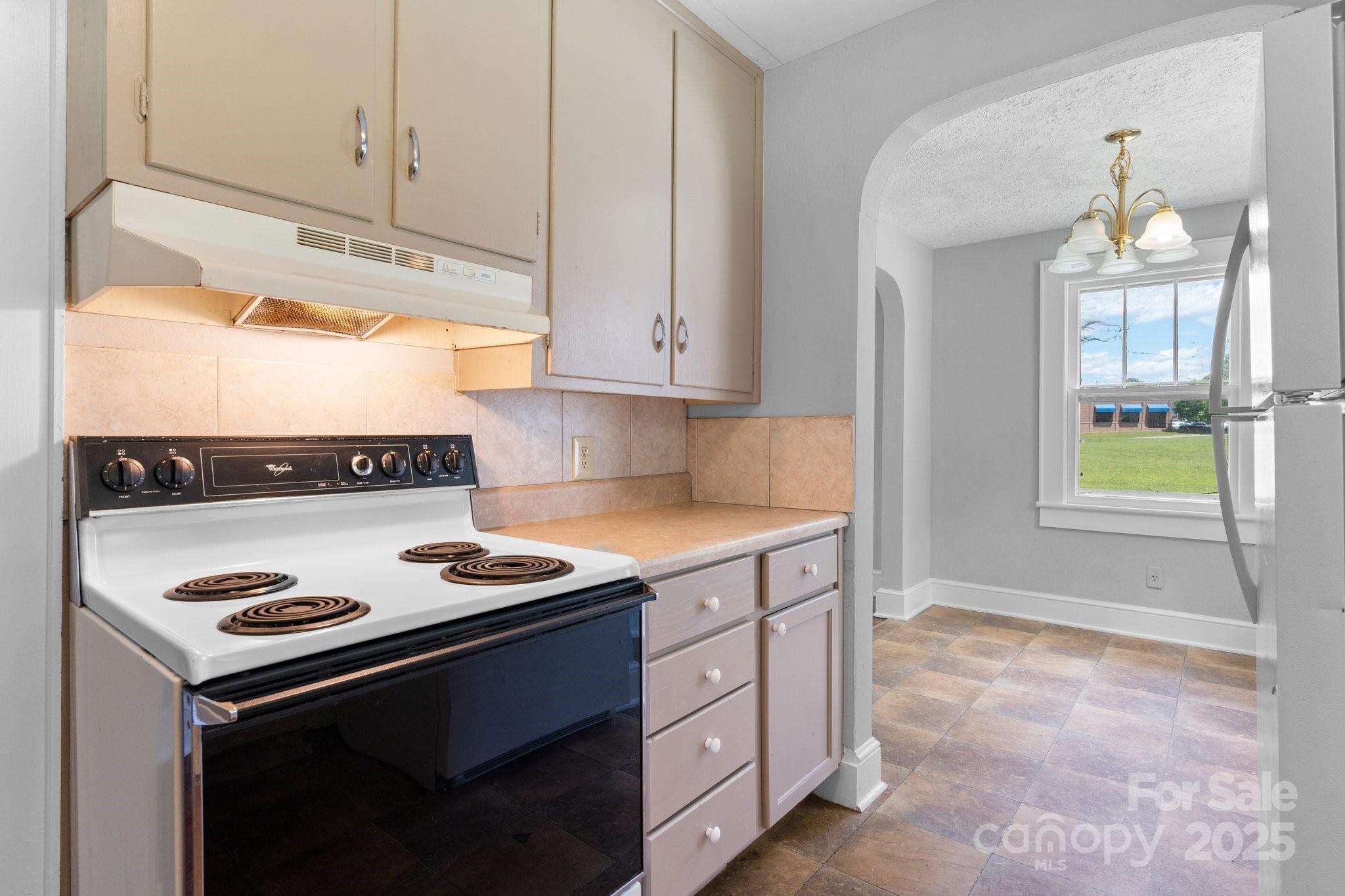 2336 32nd Street NE