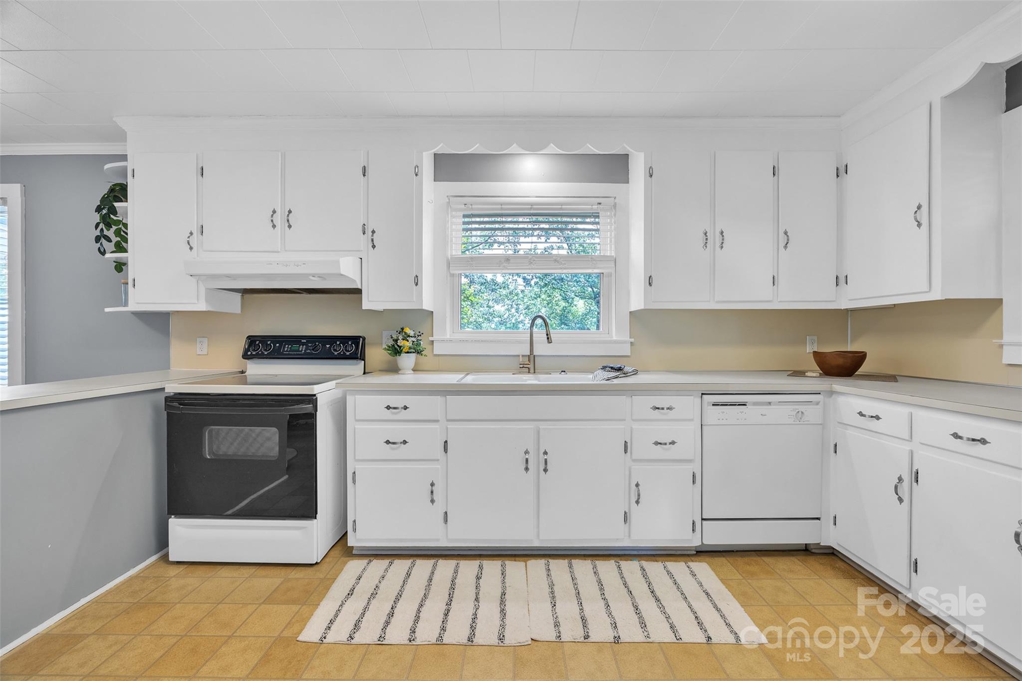 1770 NC 90 Highway W Unit: 60
