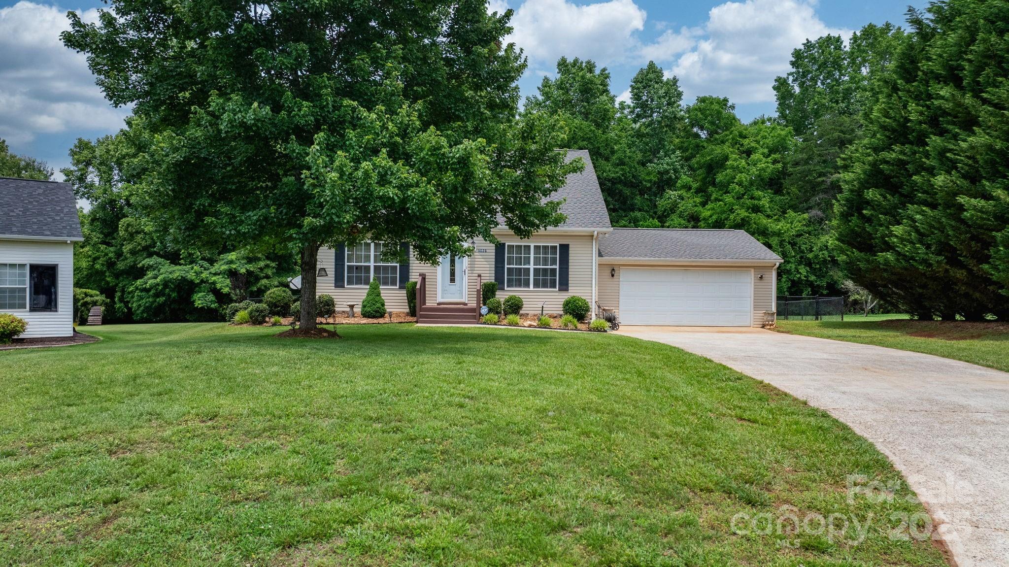 1028 Pocono Place