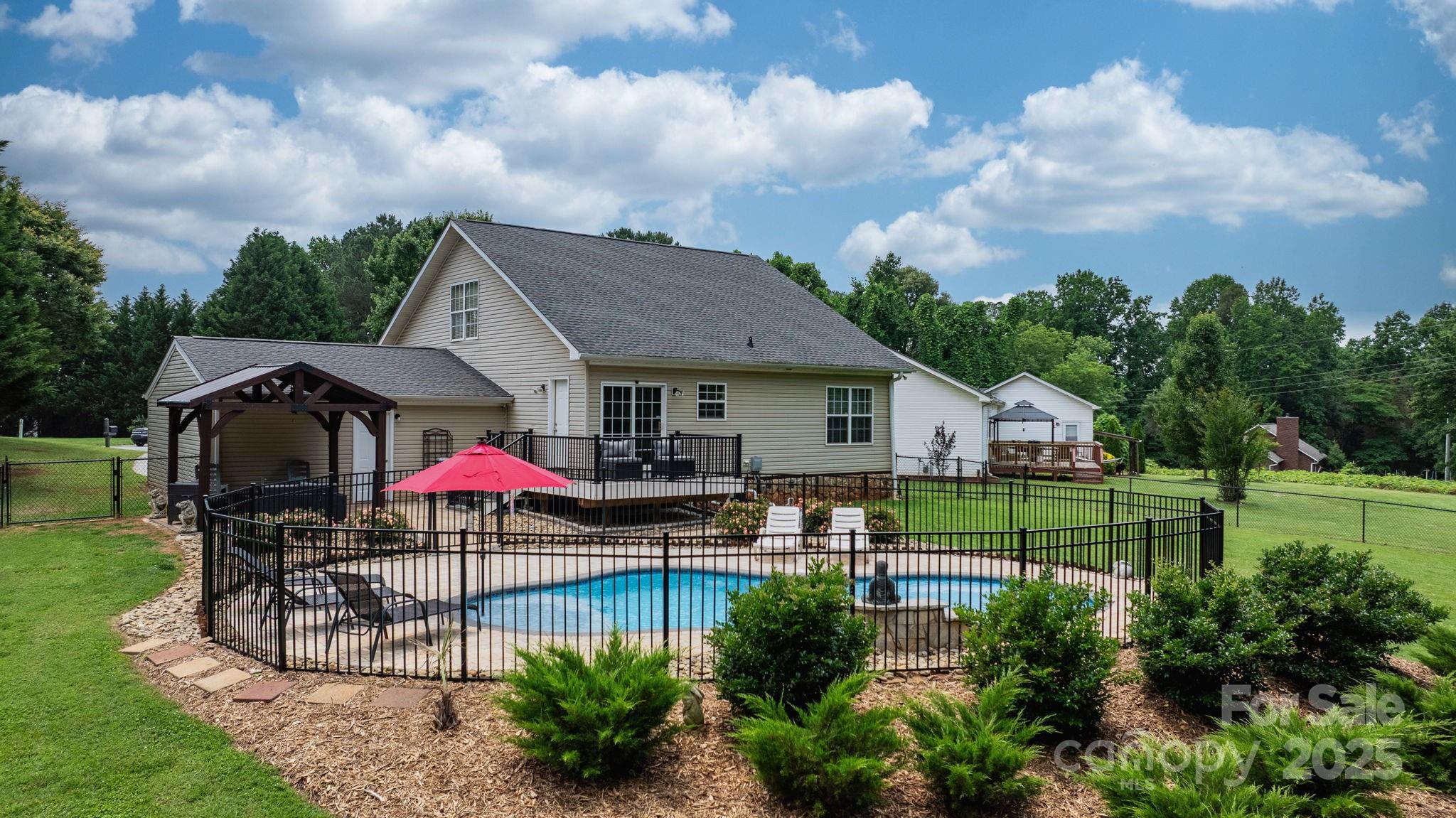 1028 Pocono Place