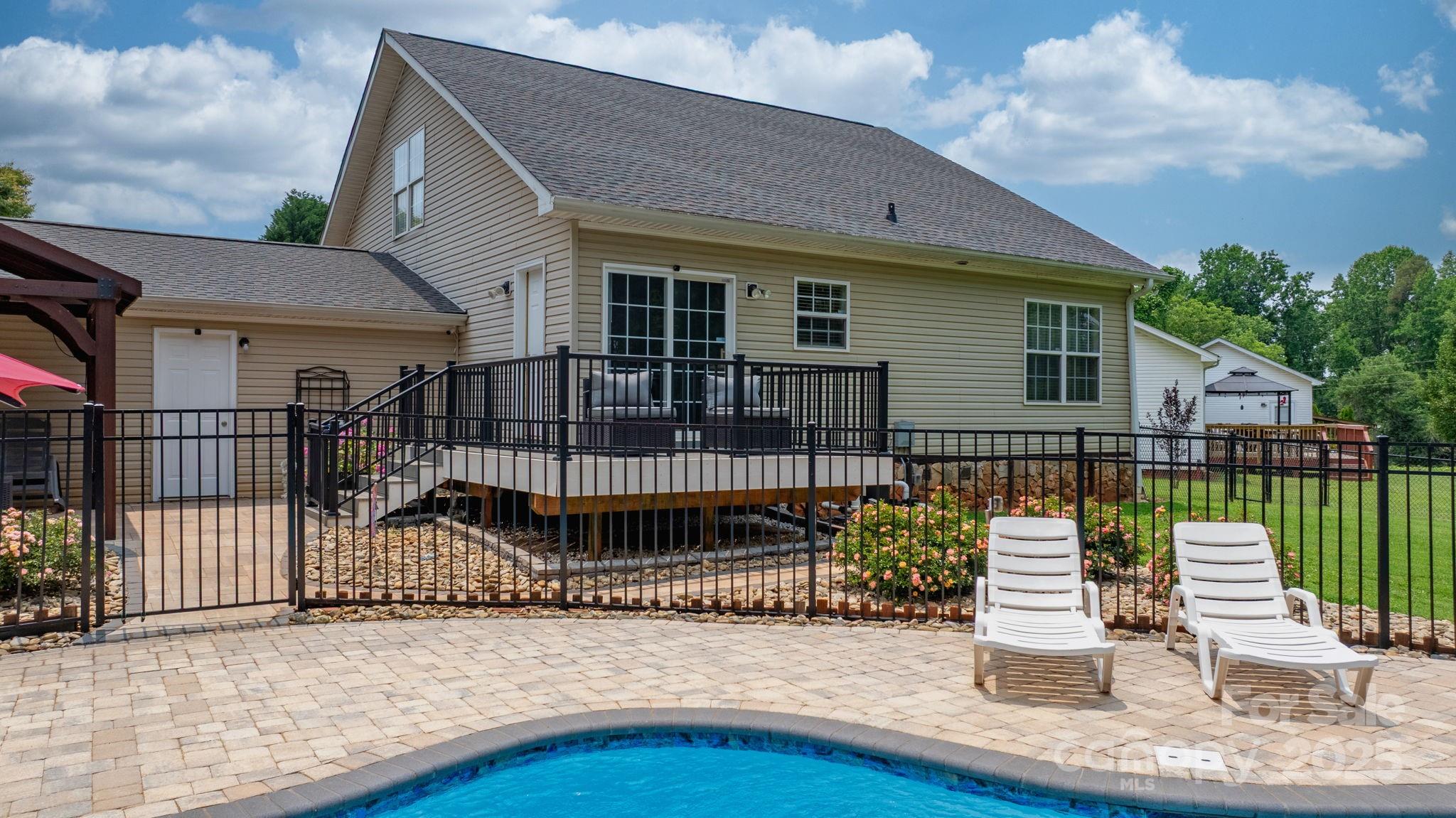 1028 Pocono Place