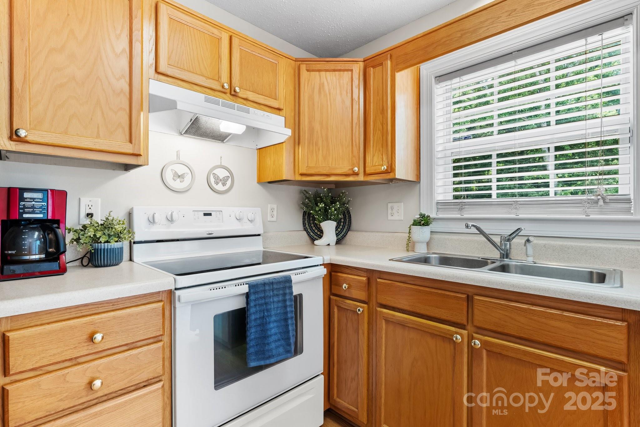 1028 Pocono Place