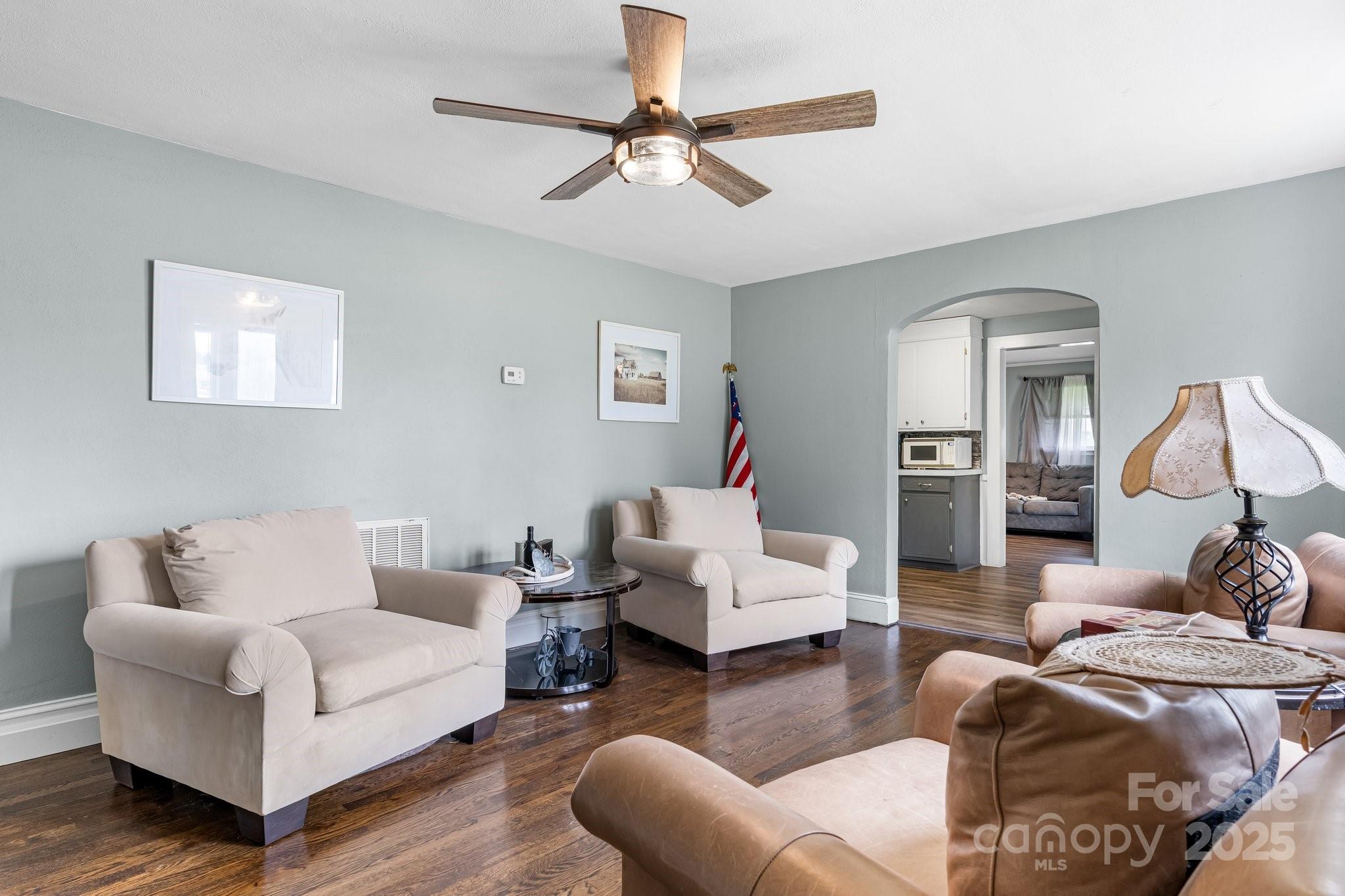 1266 18th Street NE