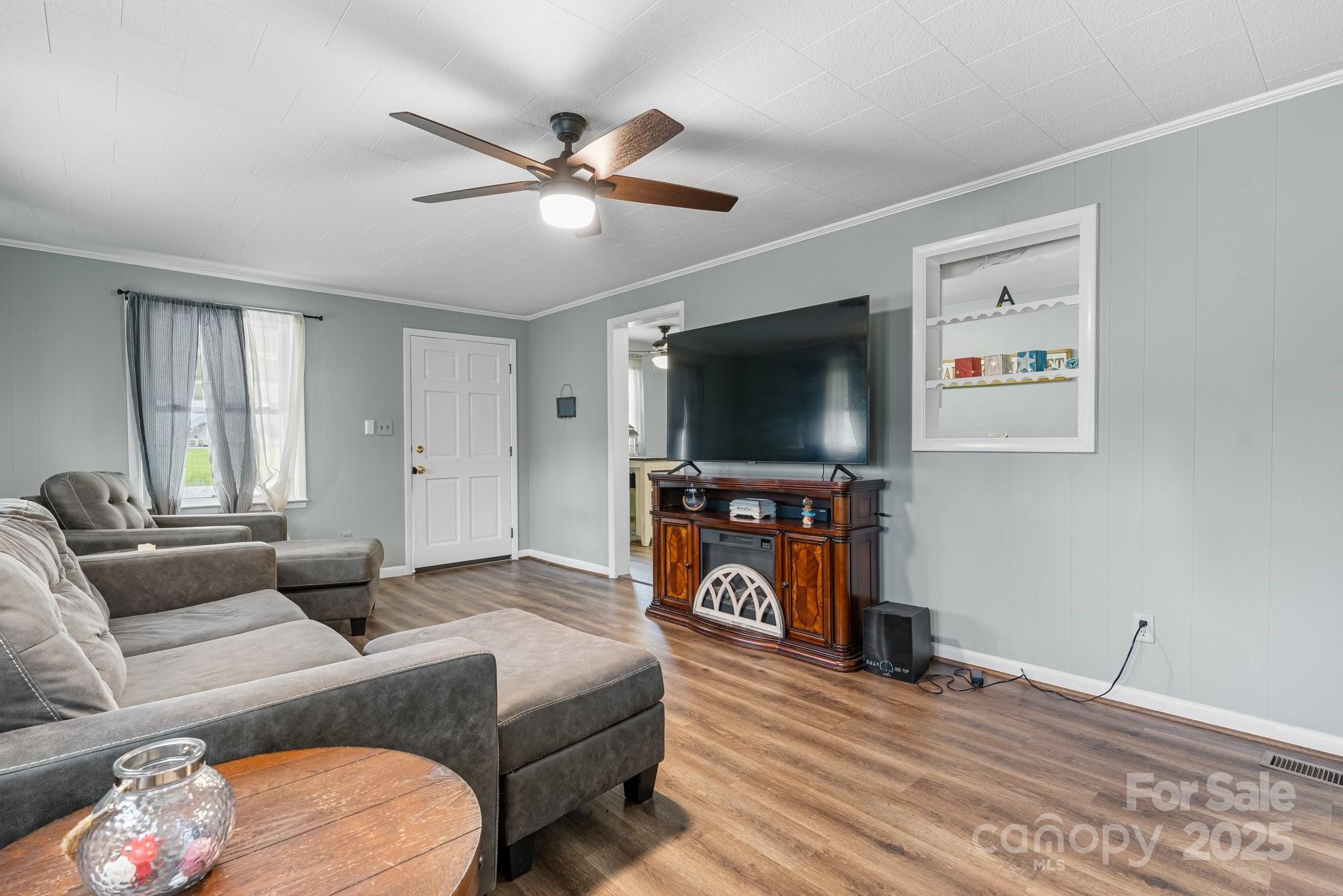 1266 18th Street NE