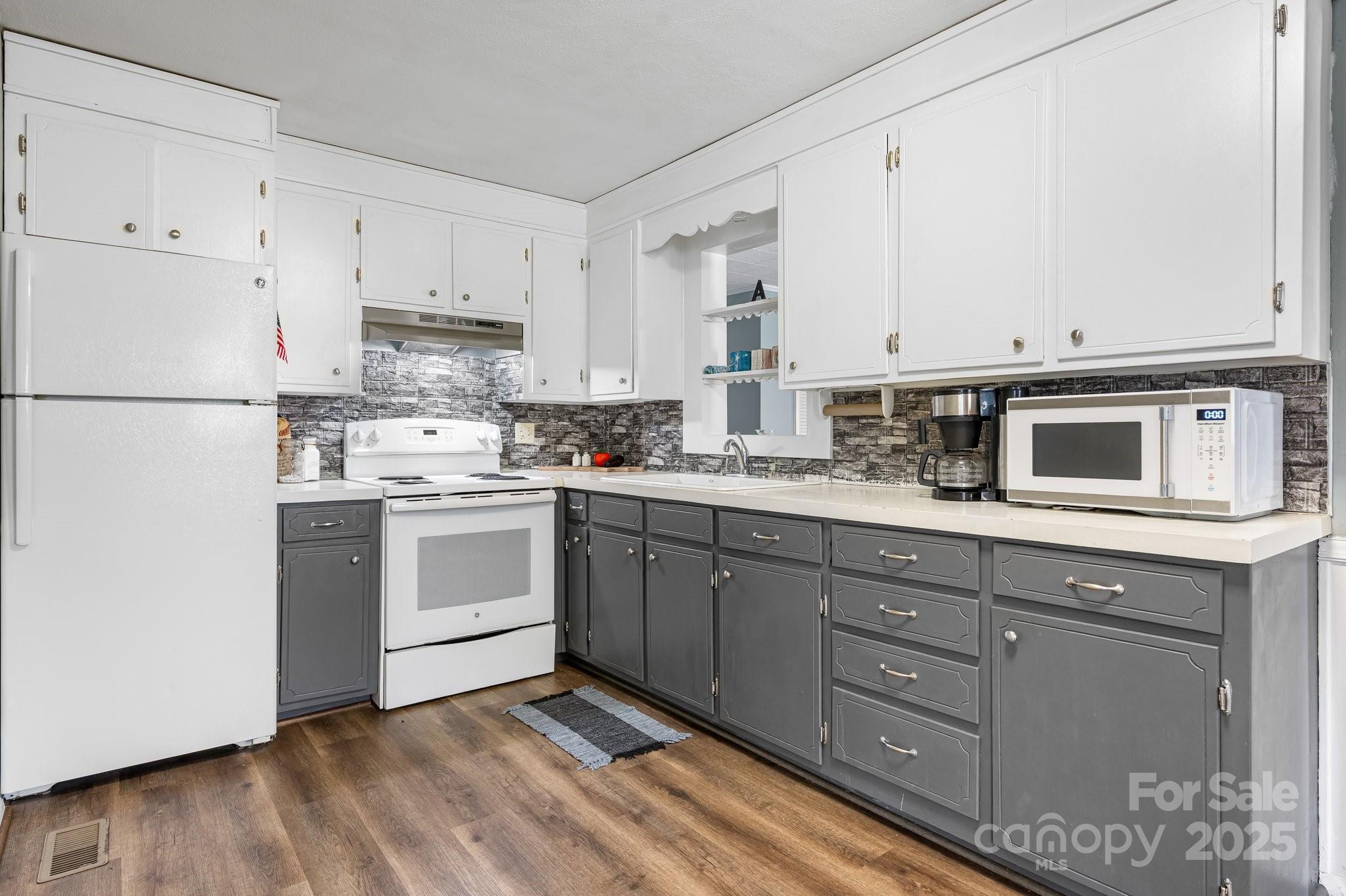 1266 18th Street NE