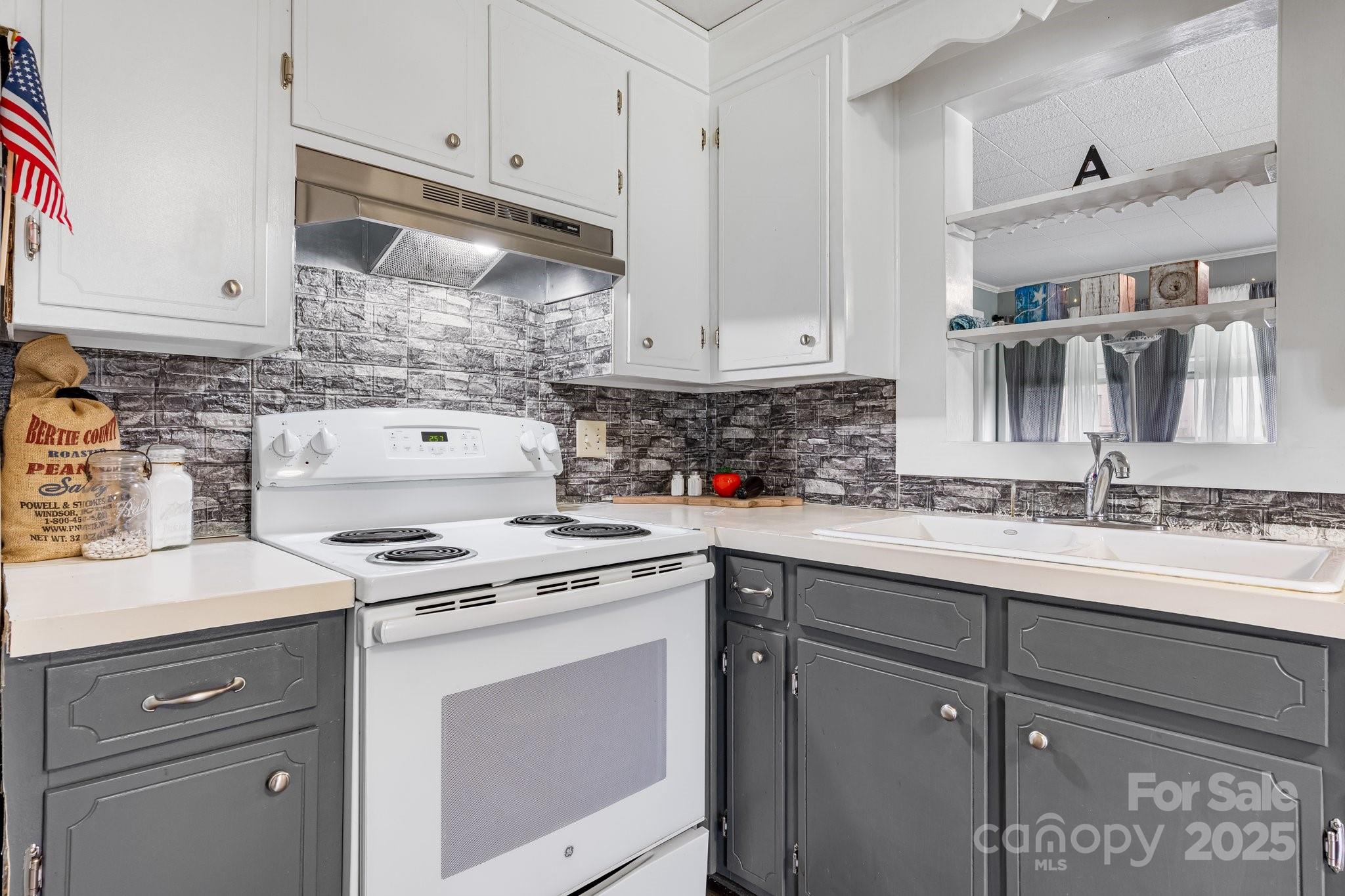 1266 18th Street NE