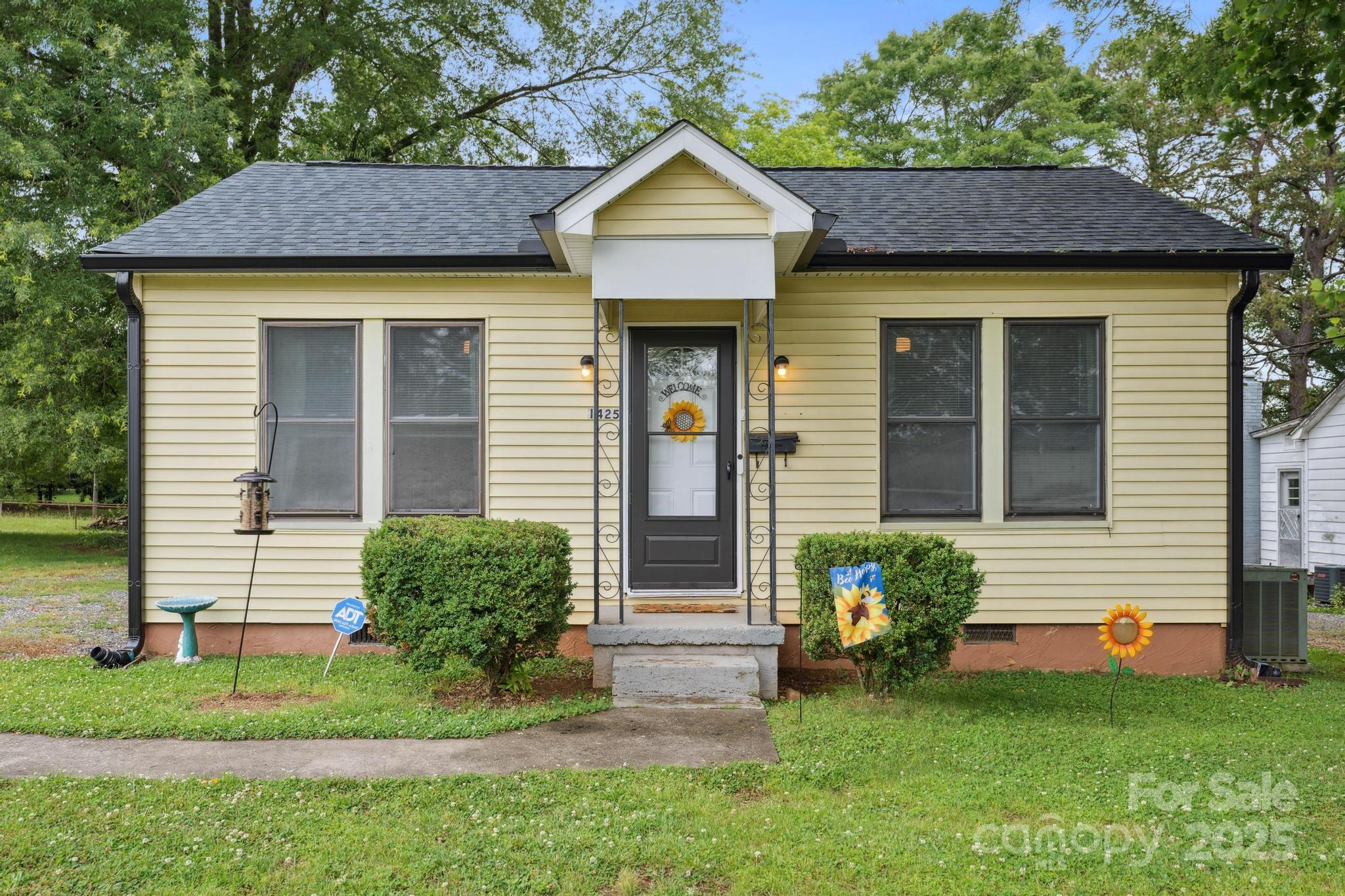 1425 3rd Street Place NE