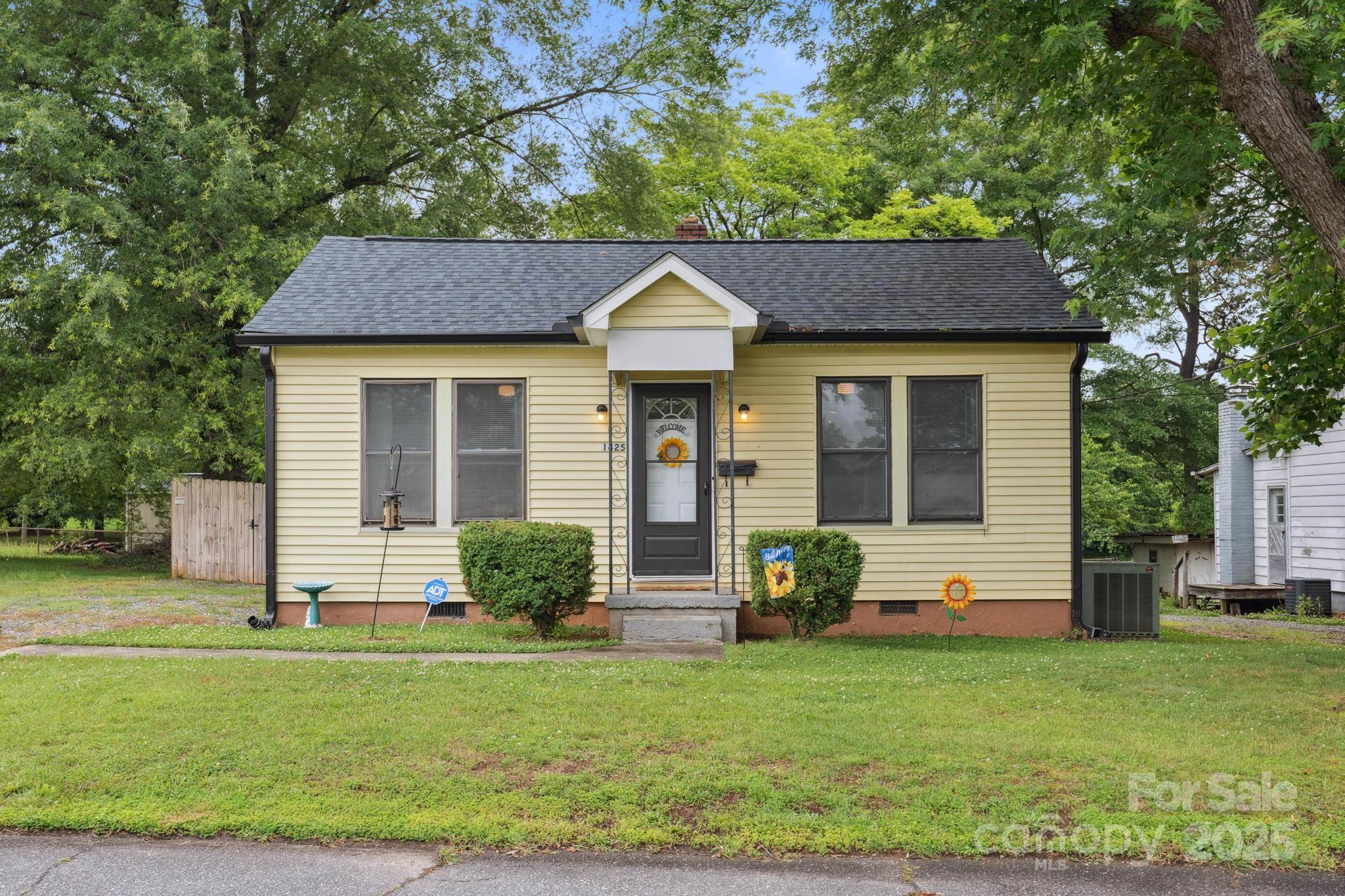 1425 3rd Street Place NE