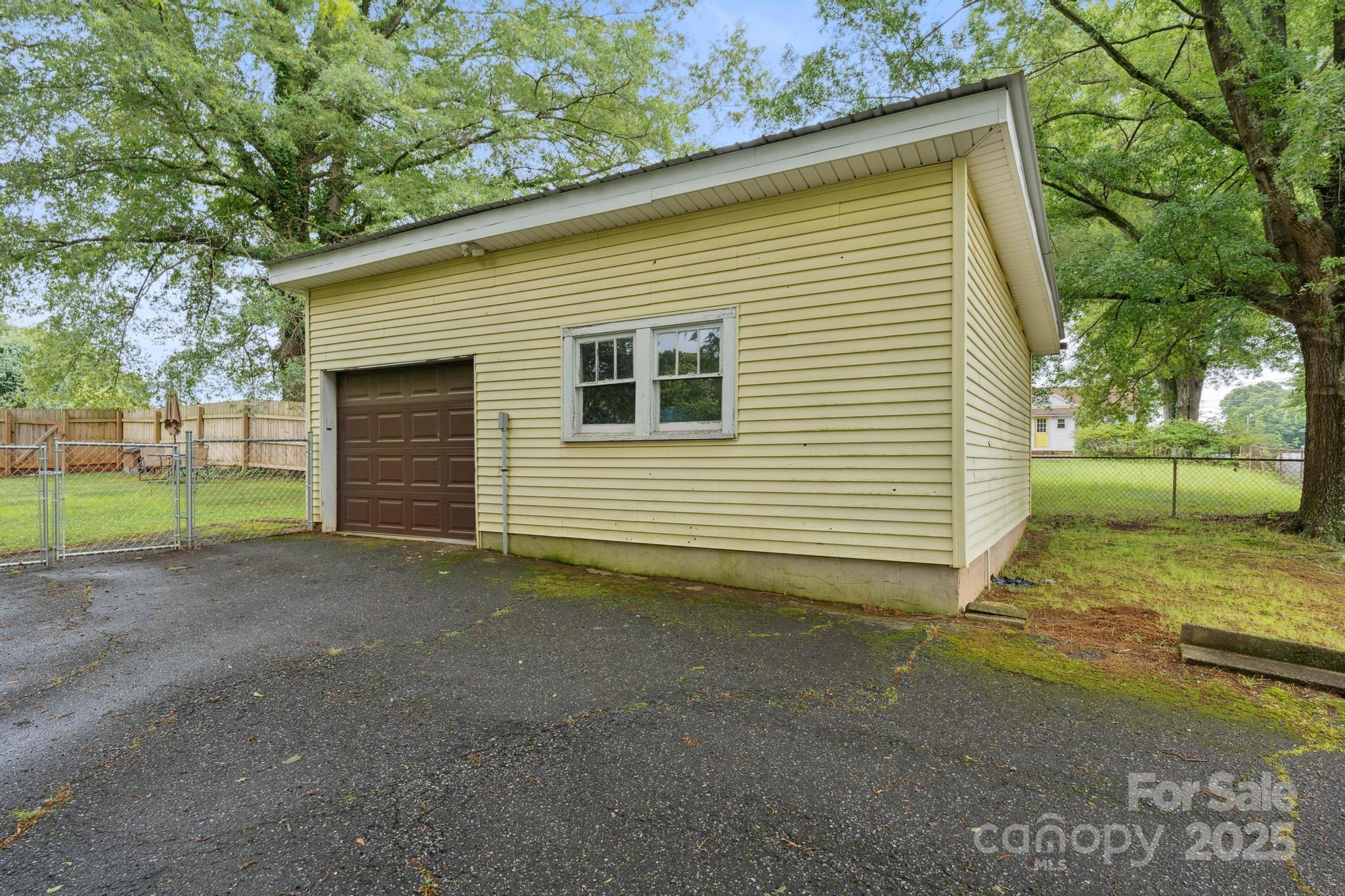 1425 3rd Street Place NE