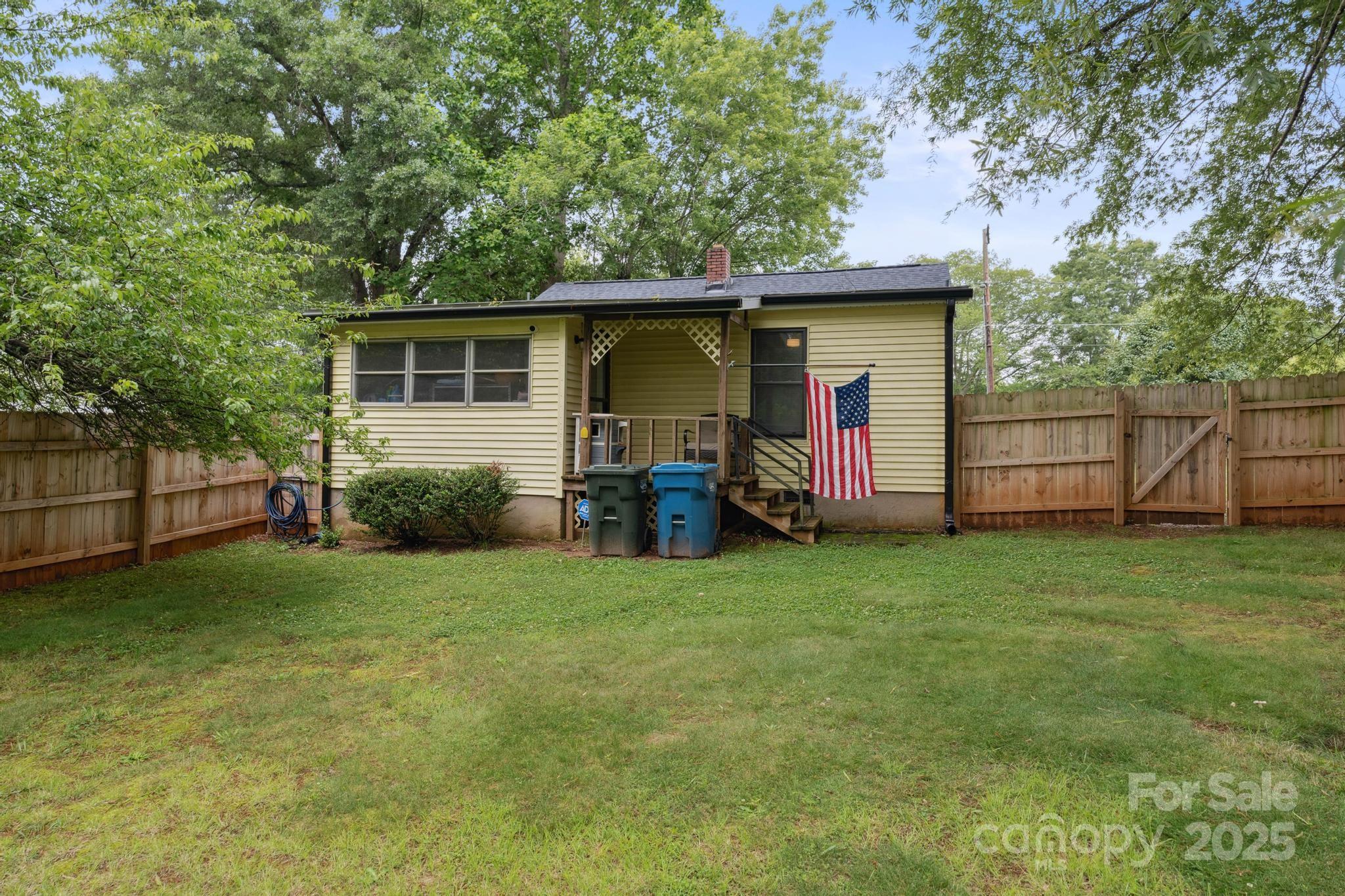 1425 3rd Street Place NE