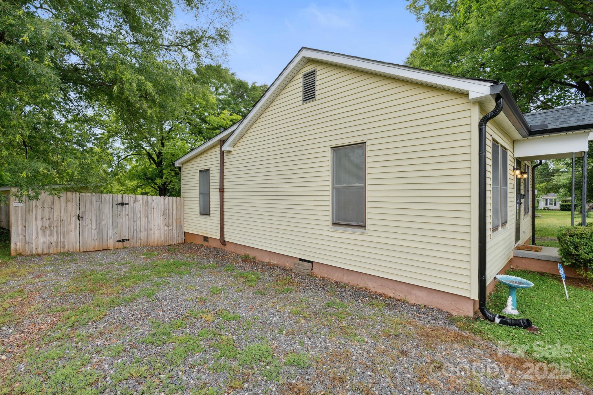 1425 3rd Street Place NE