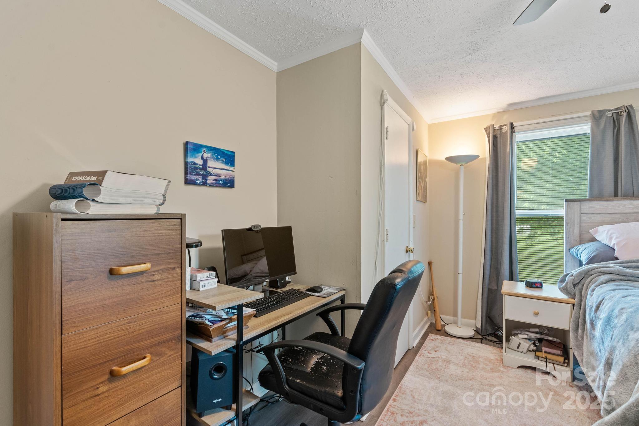 1425 3rd Street Place NE