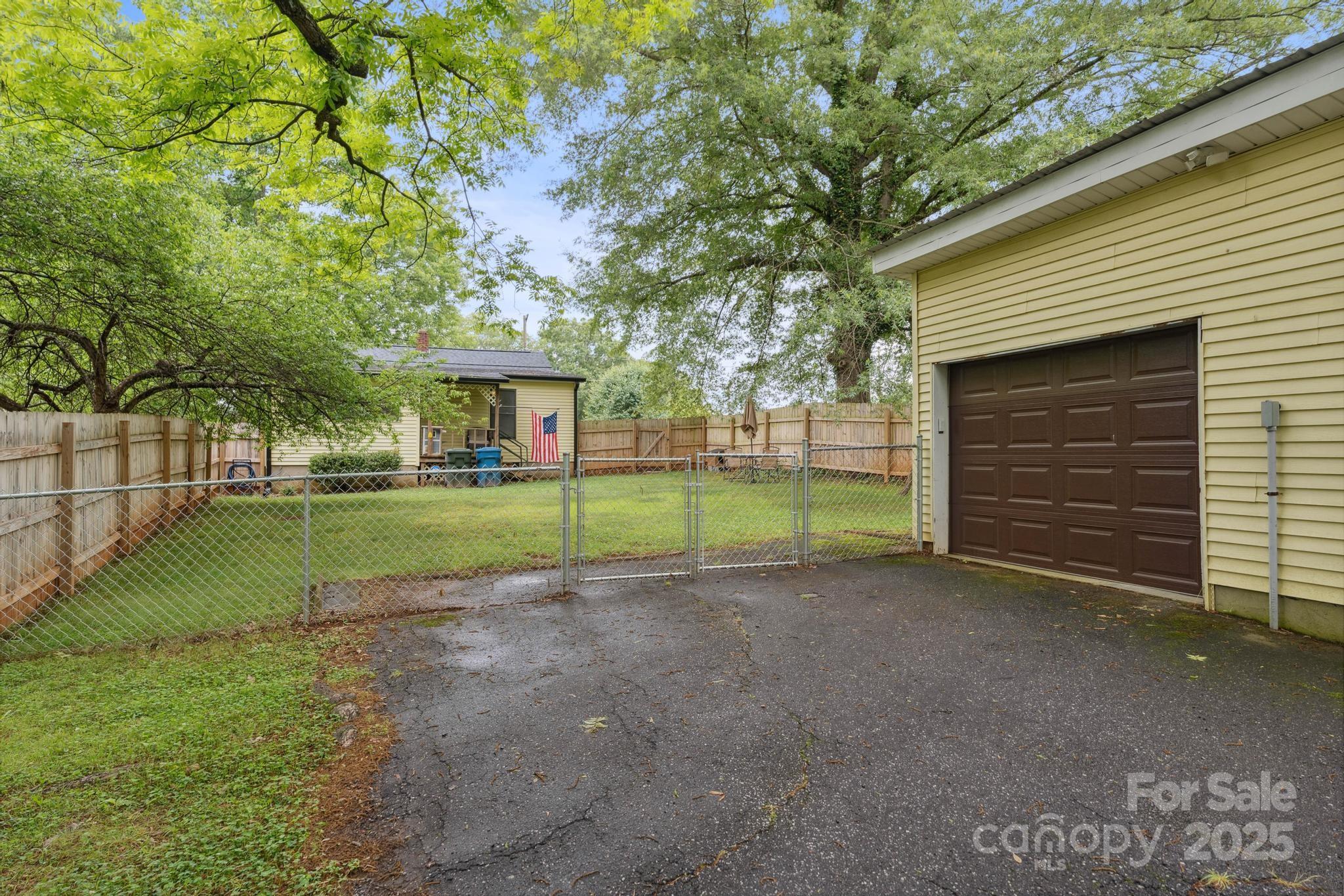 1425 3rd Street Place NE