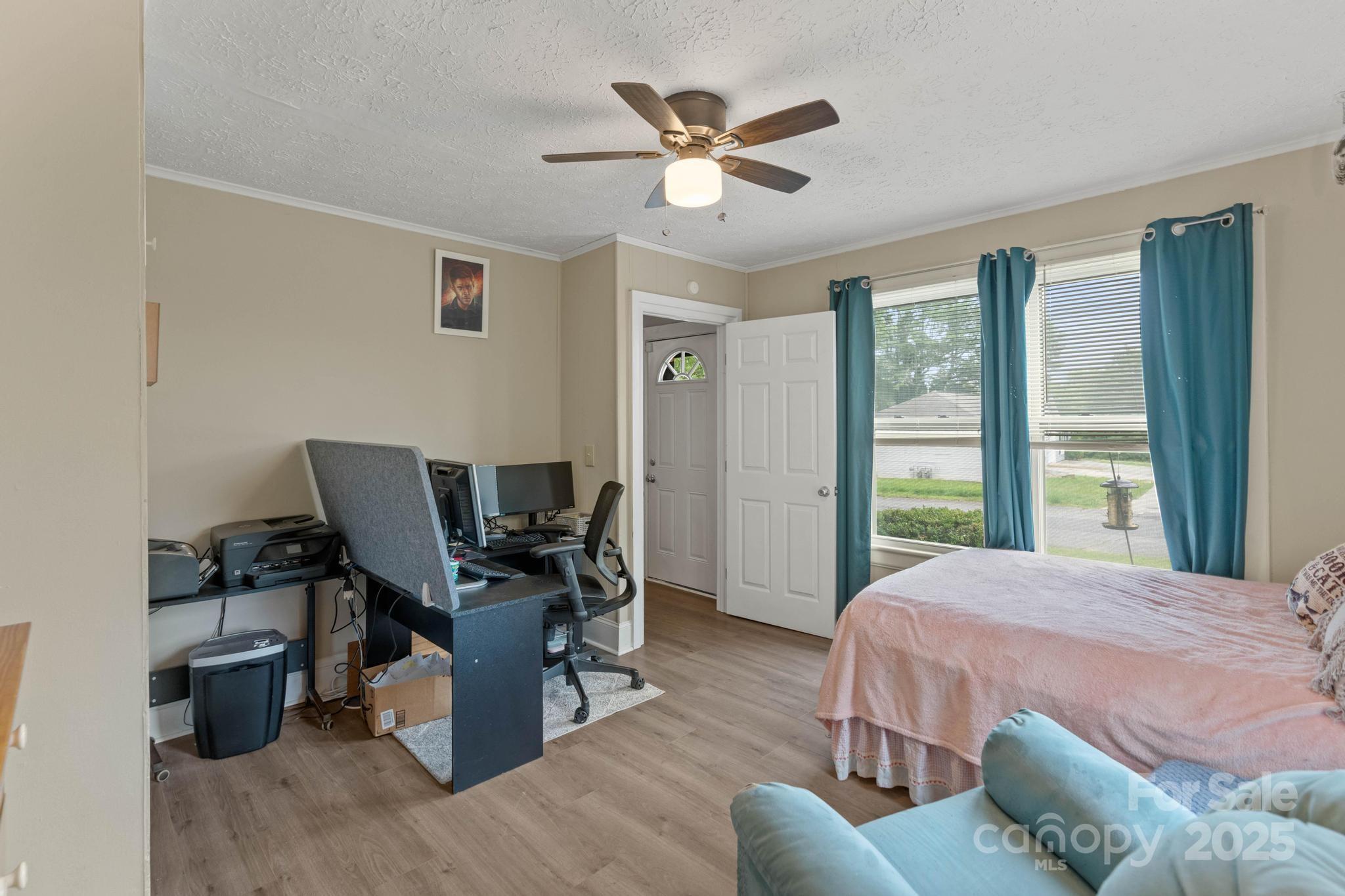 1425 3rd Street Place NE