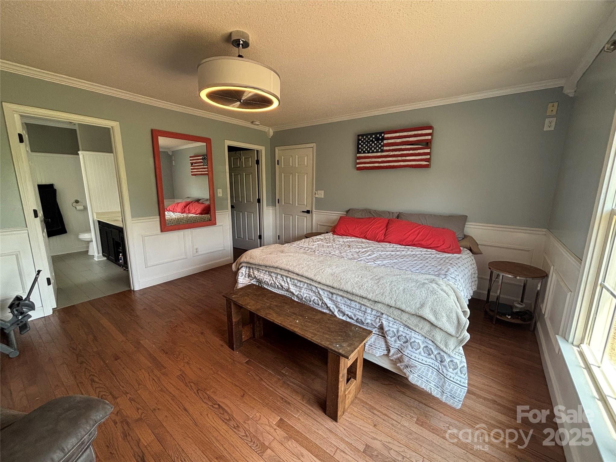 8122 Hutchison Lane