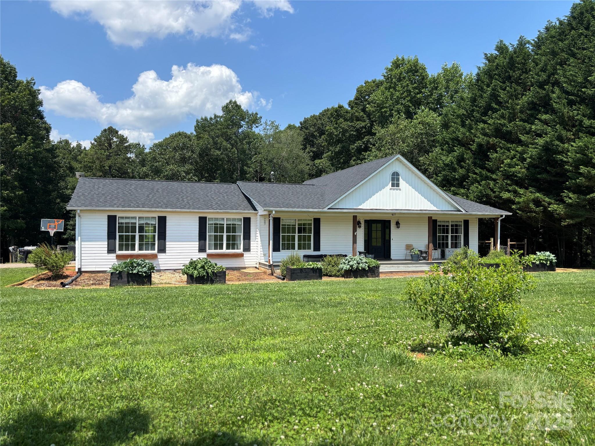 8122 Hutchison Lane