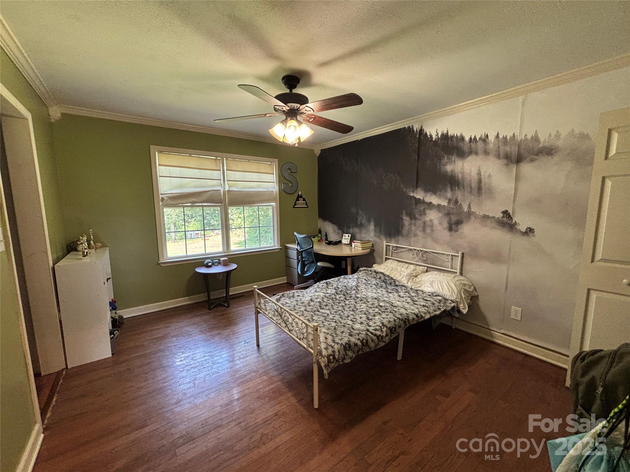 8122 Hutchison Lane
